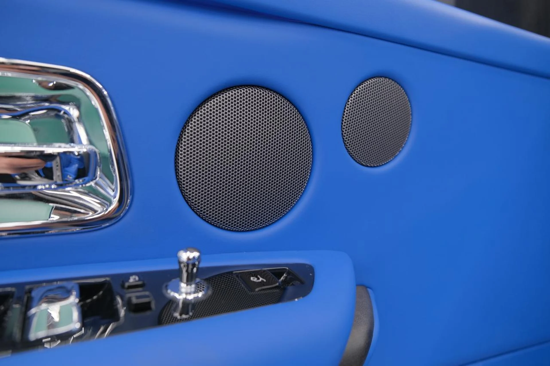 mph051_186452497_42a2b6fead073baf1559b0a30e105974_51ce8a1109