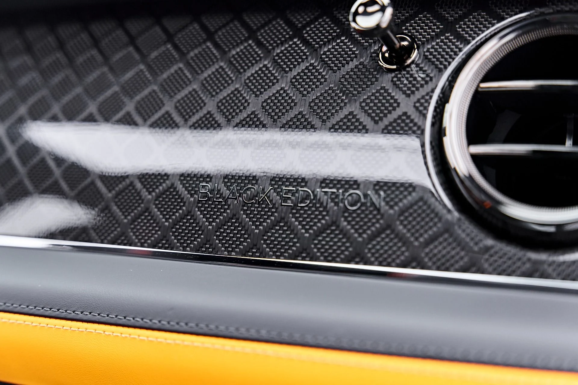 mph051_1871813740_Used_2025_Bentley_Bentayga_S_Black_Edition_1790644367_747949f503