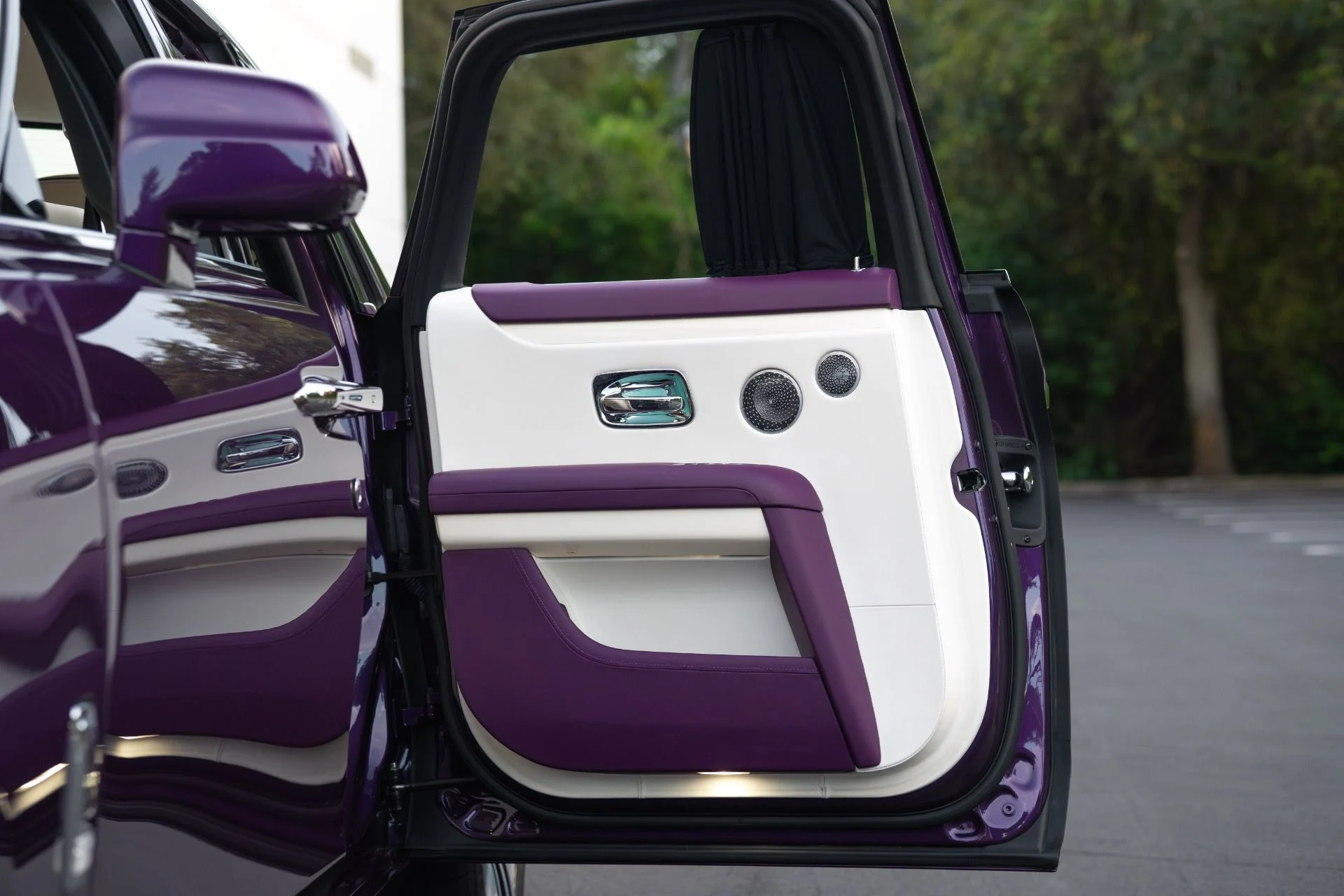 mph051_1902957036_Used_2021_Rolls_Royce_Ghost_1762913749_929235b980