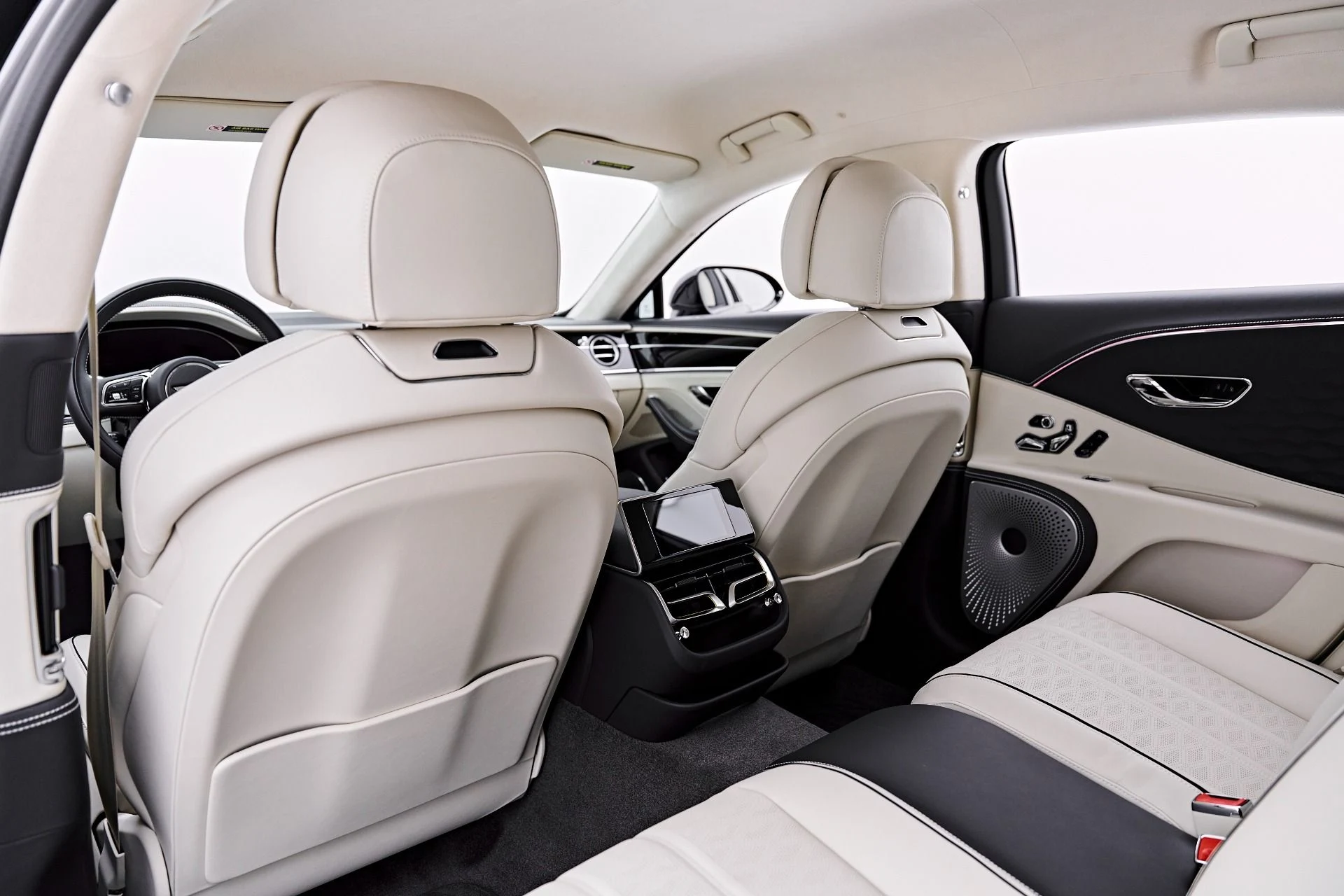 mph051_1951171155_Used_2025_Bentley_Flying_Spur_Speed_1786412248_818c8a377a