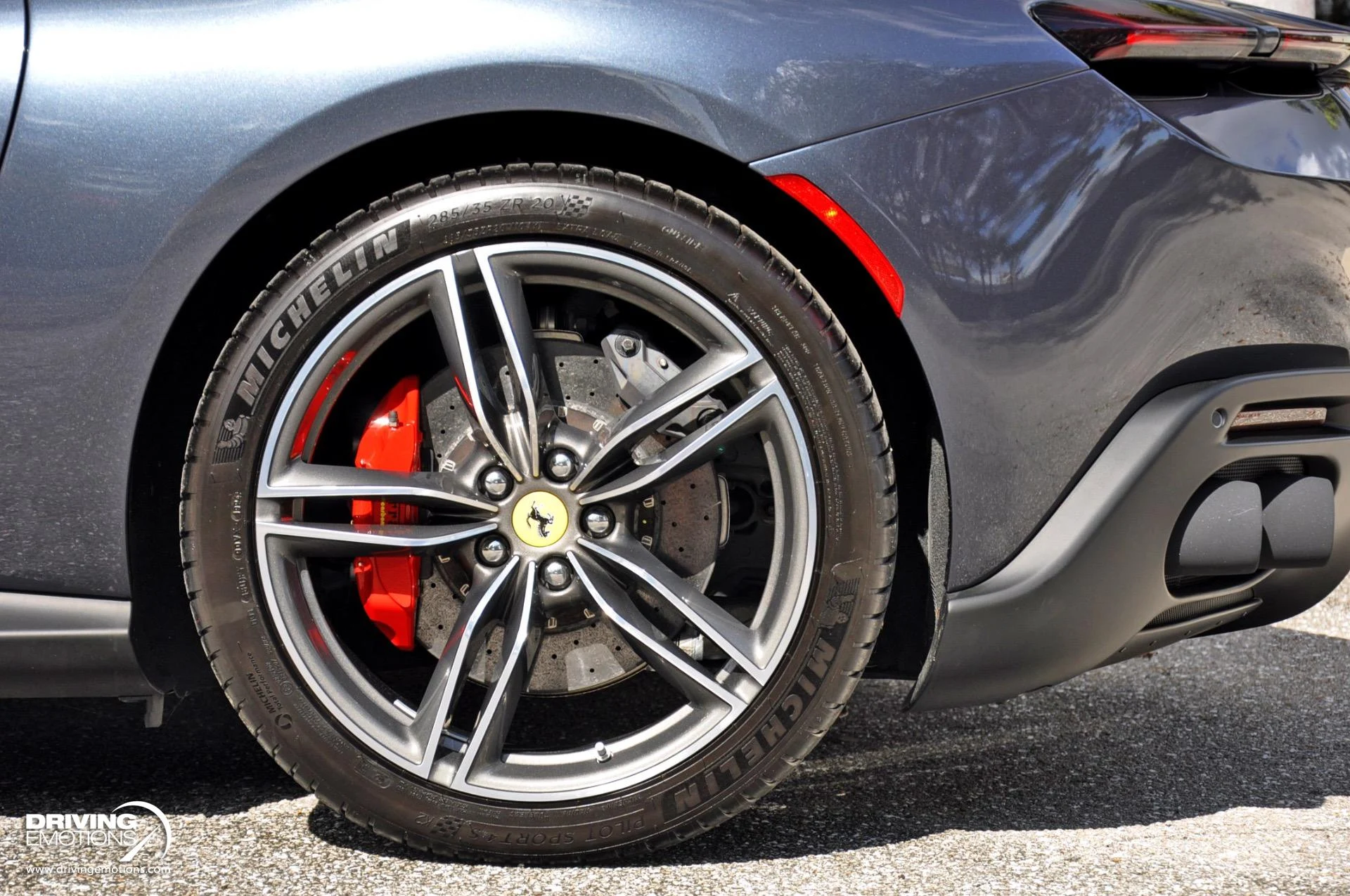 mph051_1957320025_882_p52_l_9f629183dc