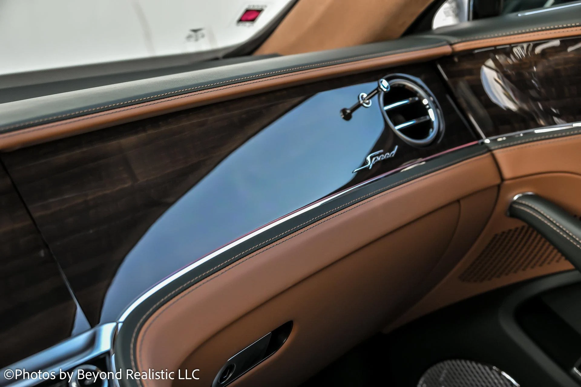 mph051_1968213011_Used_2025_Bentley_Flying_Spur_Speed_First_Edition_Specification_1761724565_fad9f19610