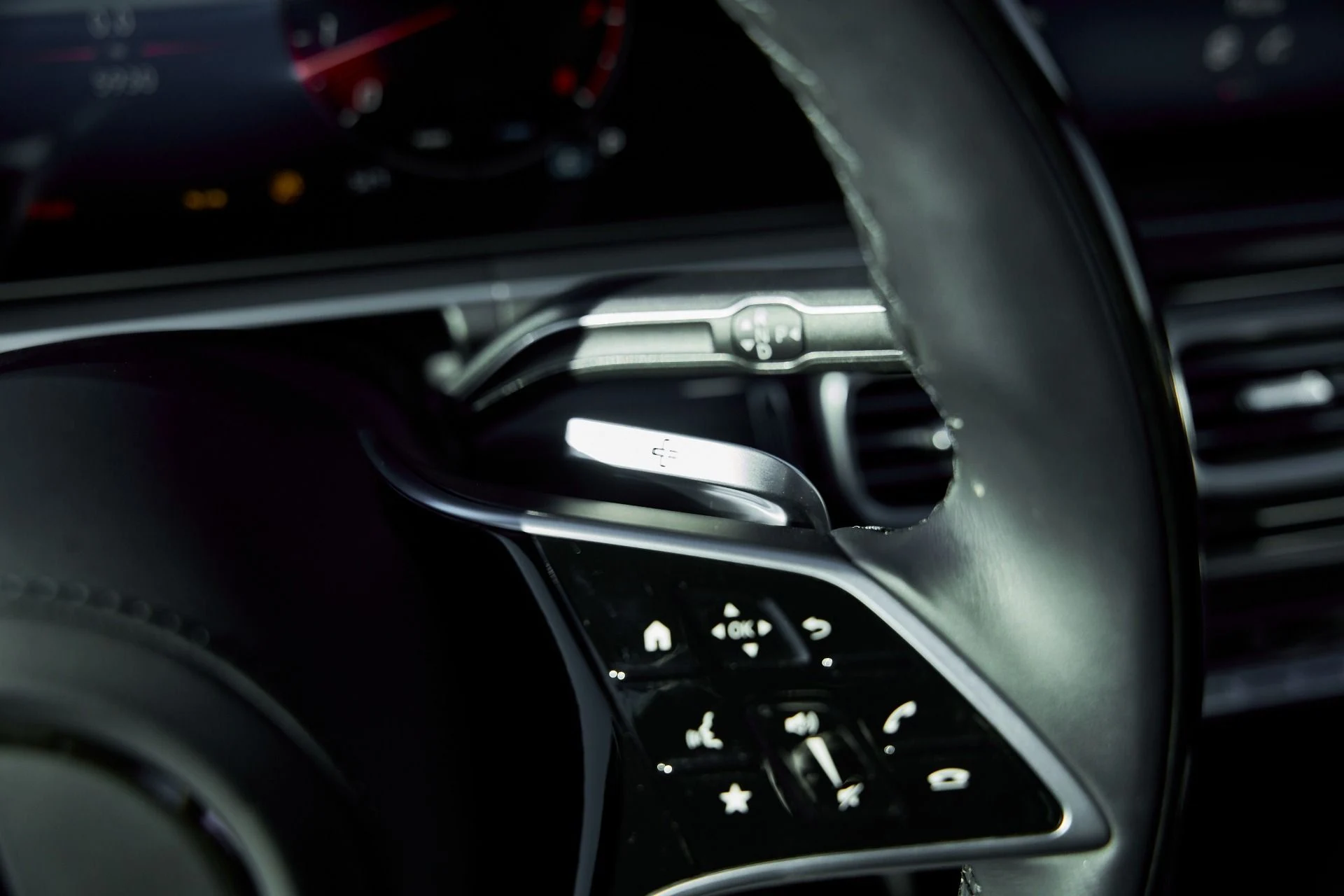 mph051_1979448821_Used_2024_Mercedes_Benz_GLS_Maybach_GLS_600_1766882864_befc3a1fc3