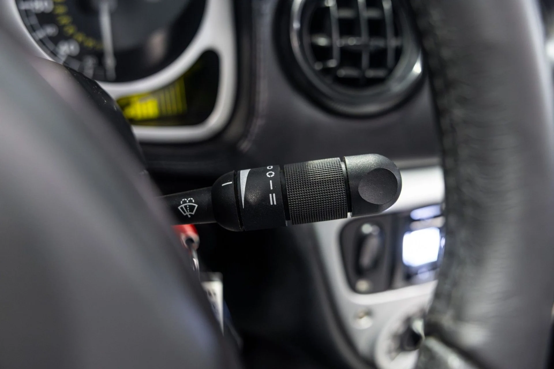 mph051_1982990343_pw_86363ca8ab