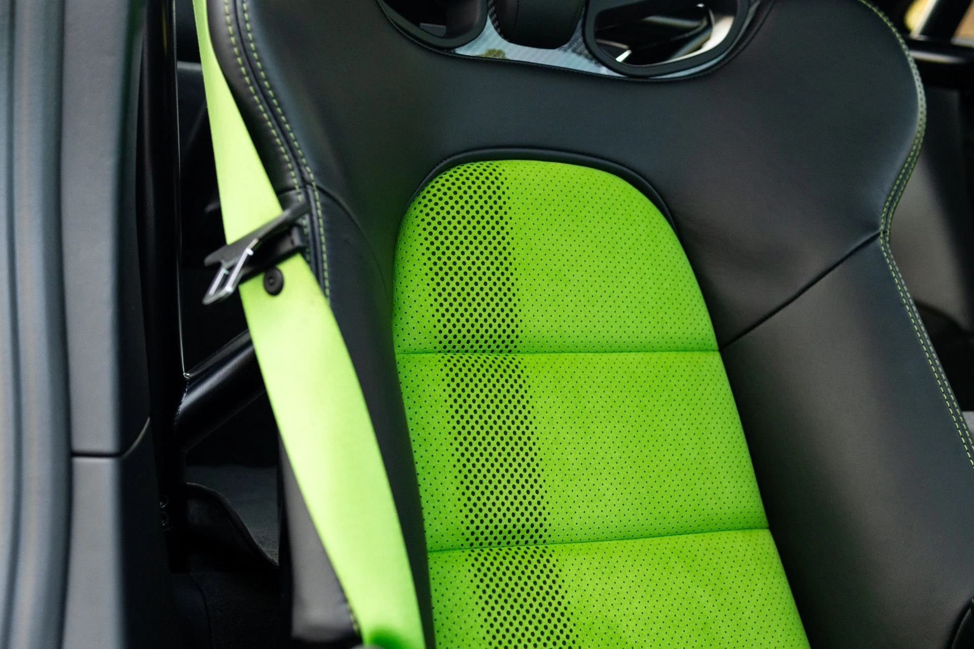 mph051_2010443650_Used_2019_Porsche_911_GT_3_RS_1765832446_9fc7e9228e