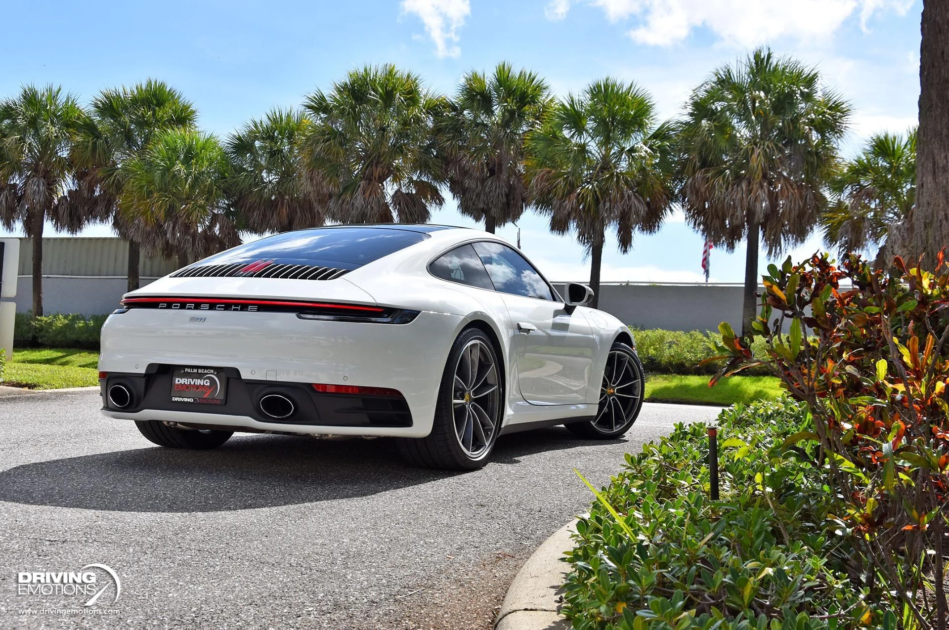 mph051_2018036915_865_p52_l_7a11b577c2