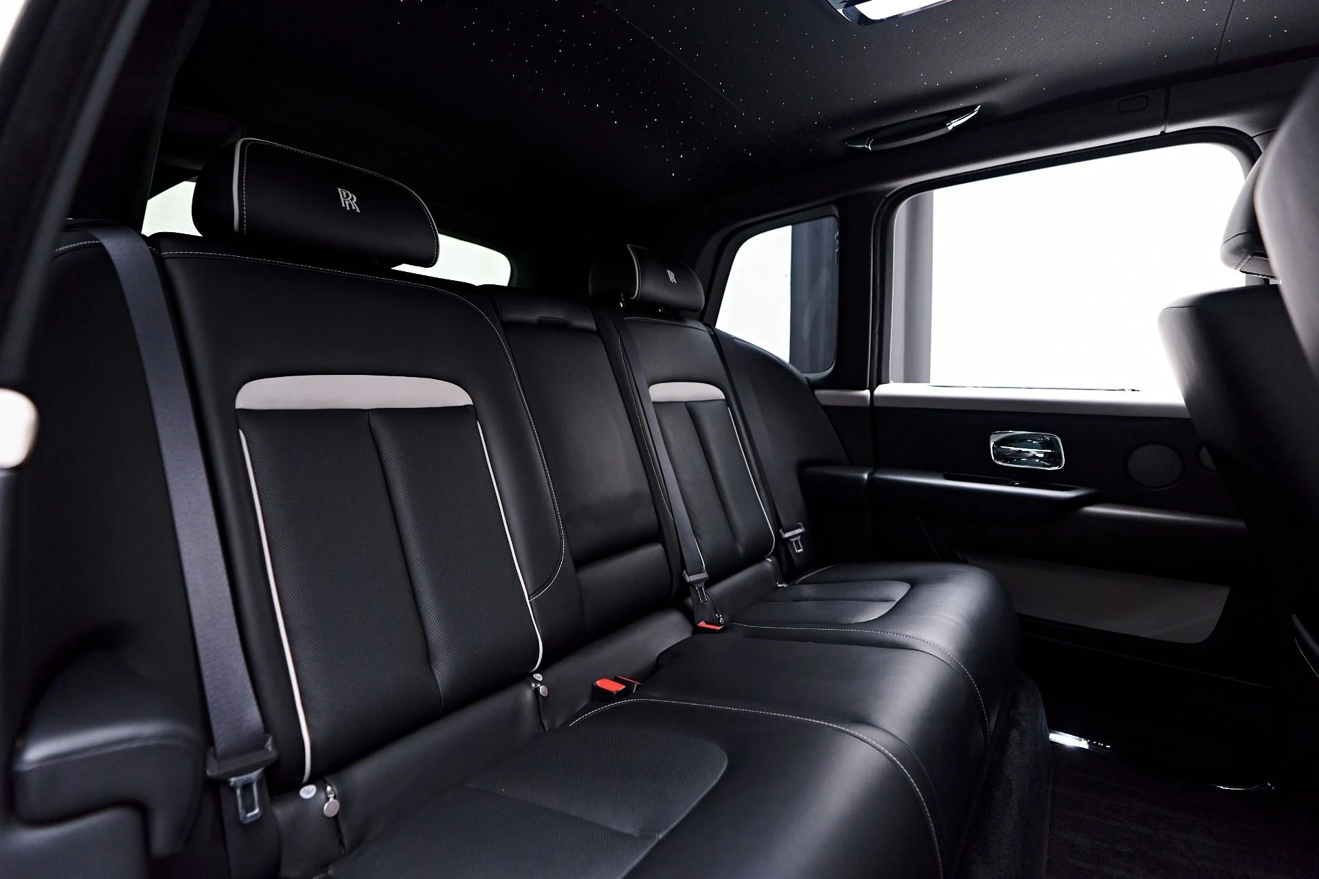 mph051_2021410611_Used_2023_Rolls_Royce_Cullinan_Base_1756252121_1bd7464811