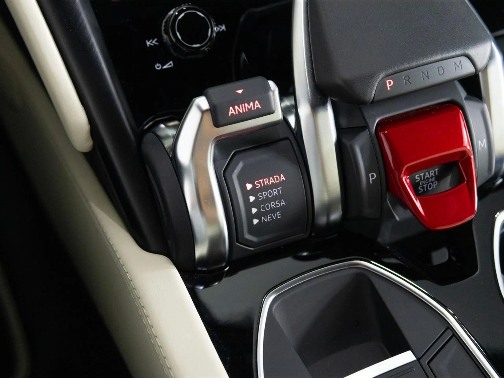 mph051_2023114977_Used_2023_Lamborghini_Urus_S_1784925068_9e435c813c