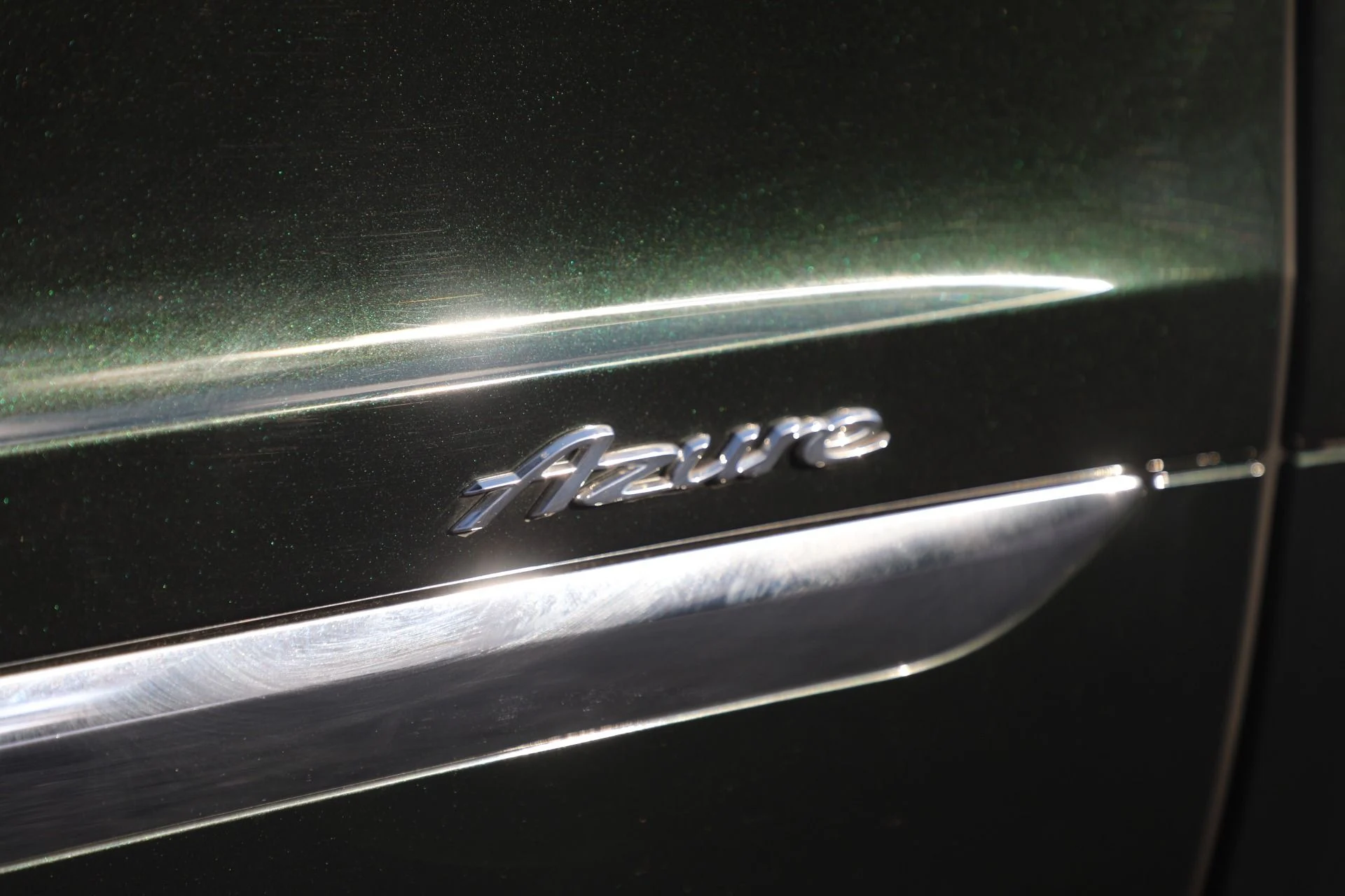 mph051_2028040043_Used_2024_Bentley_Bentayga_EWB_Azure_V8_547b5043ad