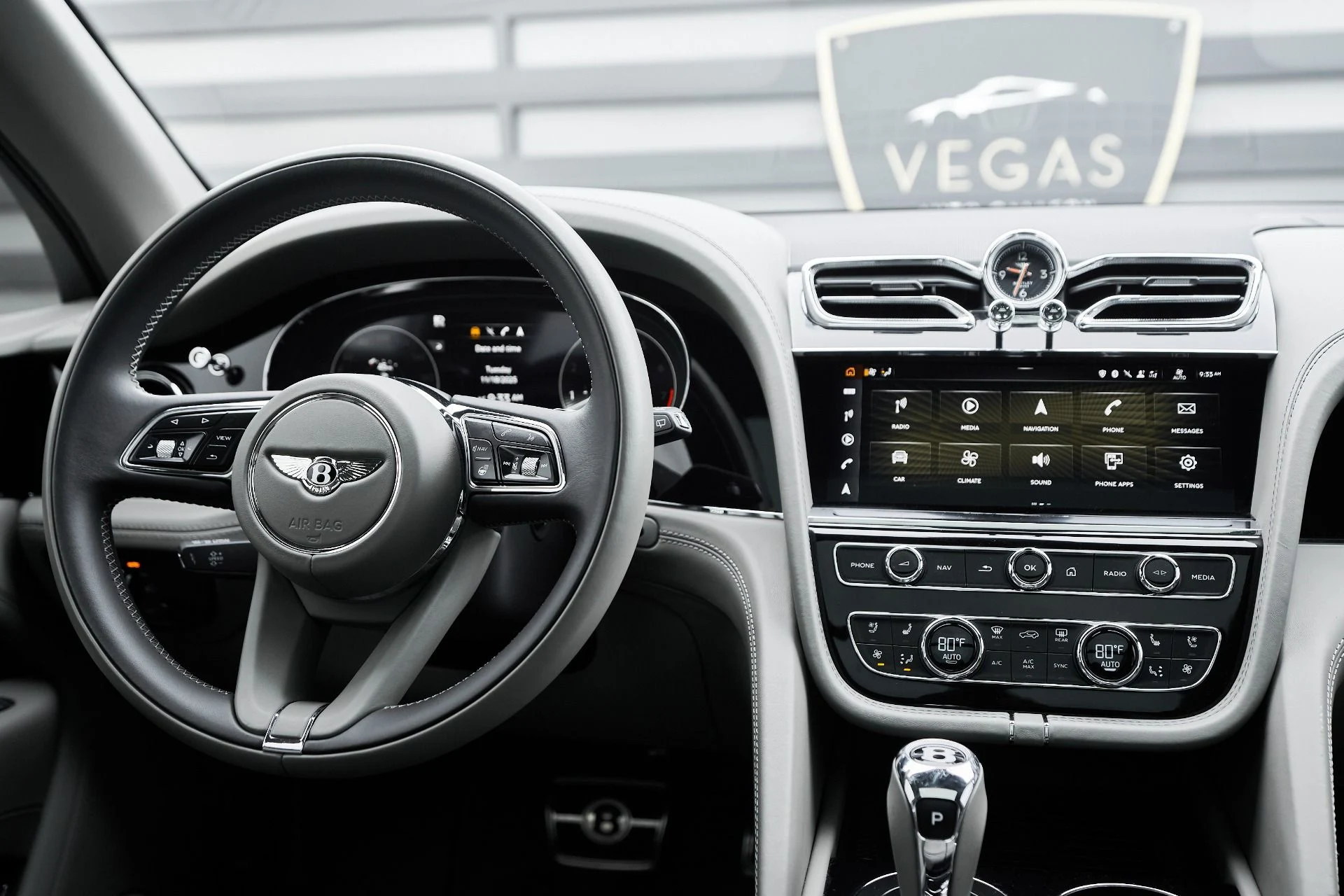 mph051_2041190123_Used_2023_Bentley_Bentayga_EWB_Azure_1763502552_e96d34a72c