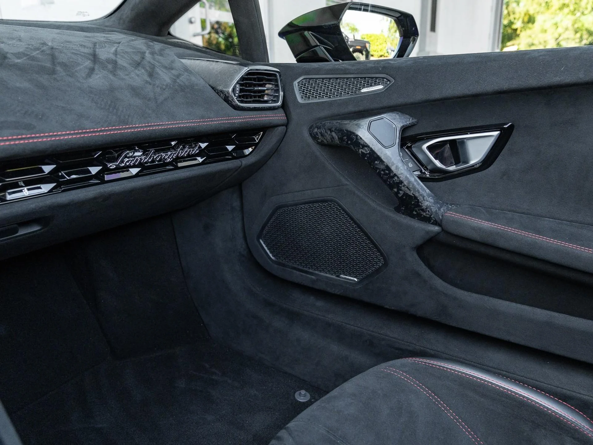 mph051_2051931195_Used_2019_Lamborghini_Huracan_Performante_1766430442_744db19c43