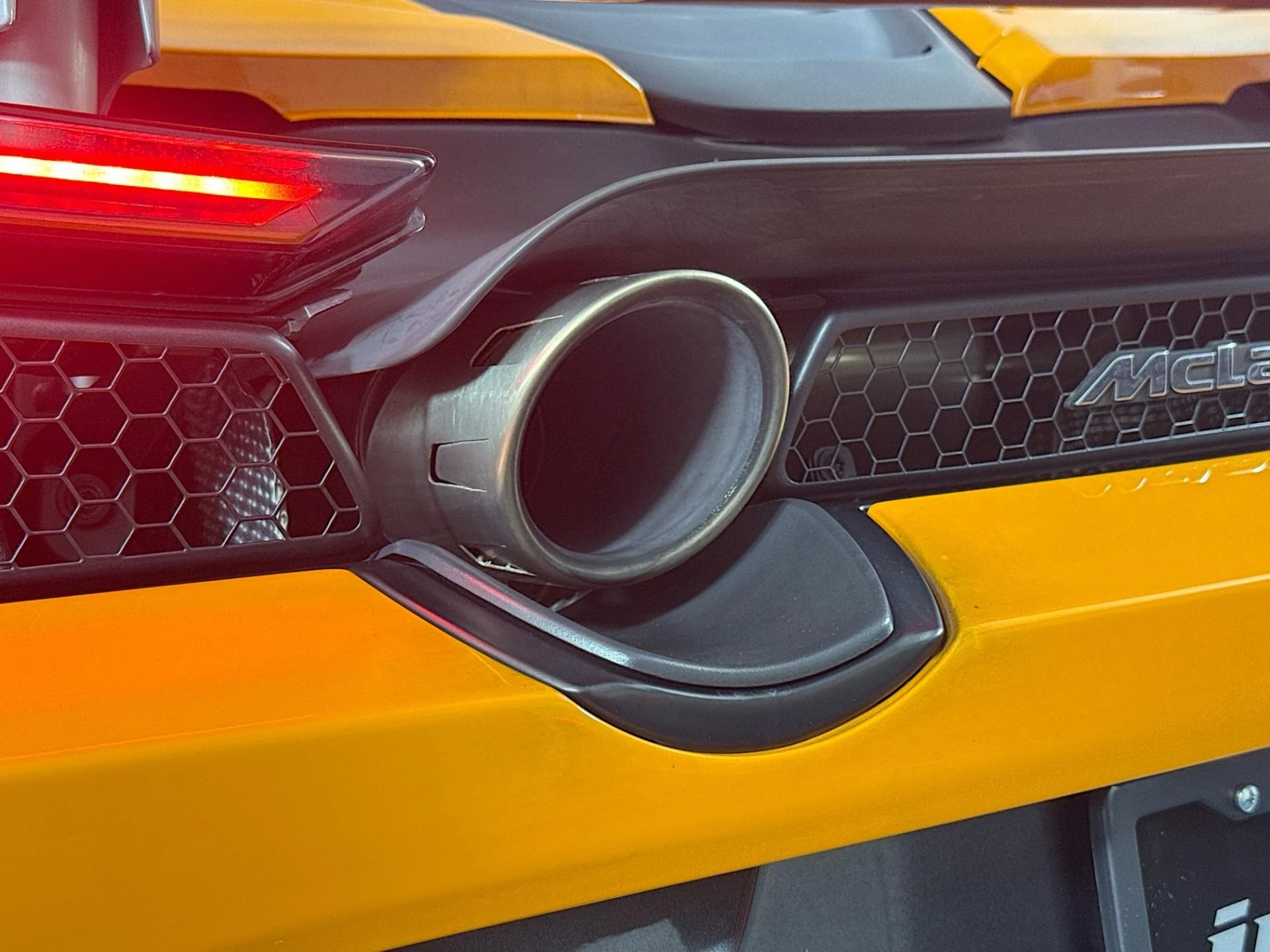 mph051_2077604776_Used_2022_Mc_Laren_720_S_Spider_1784925024_d8acea7e3a