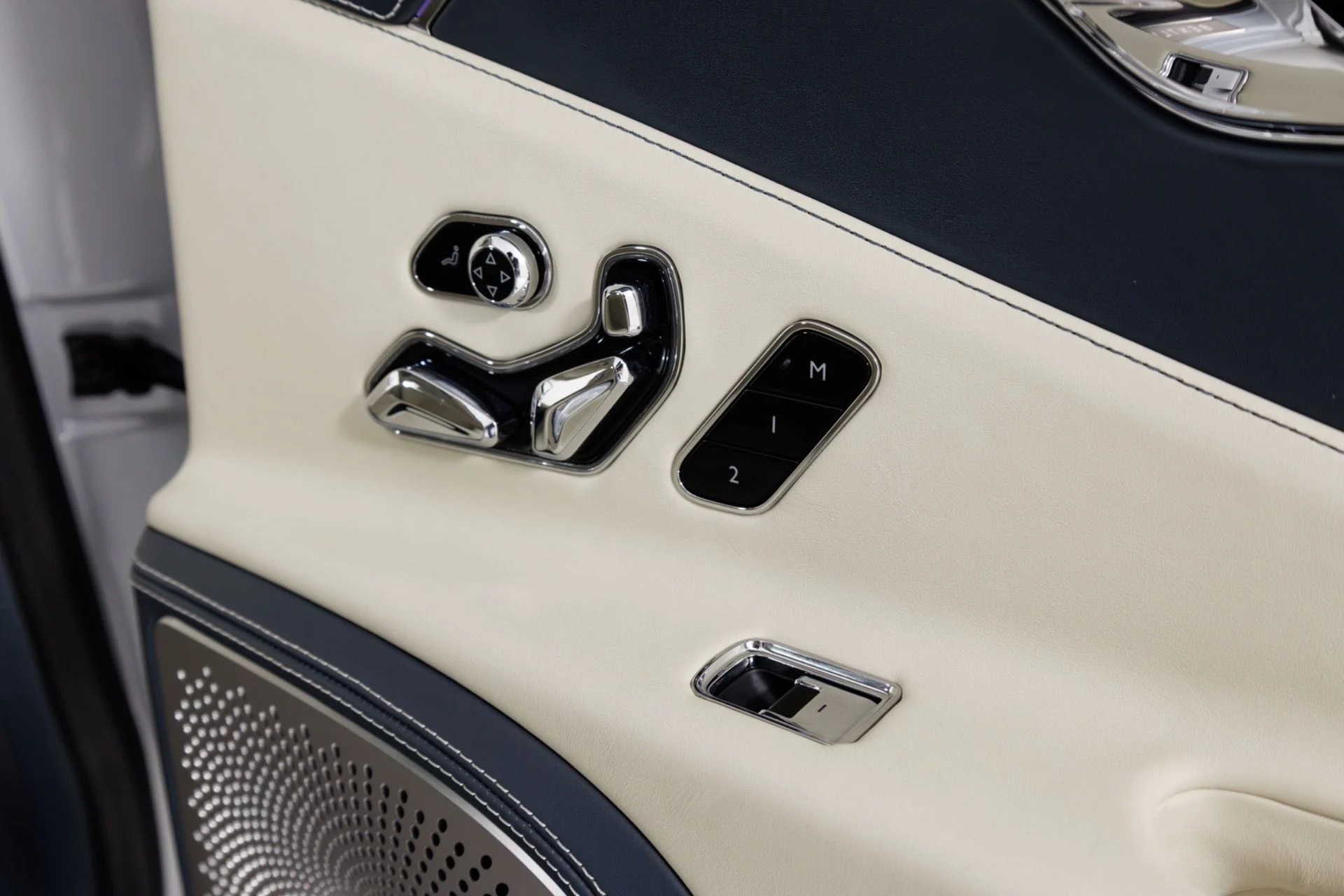 mph051_2077656380_Used_2020_Bentley_Flying_Spur_W12_1776899562_aeccd0fe5b