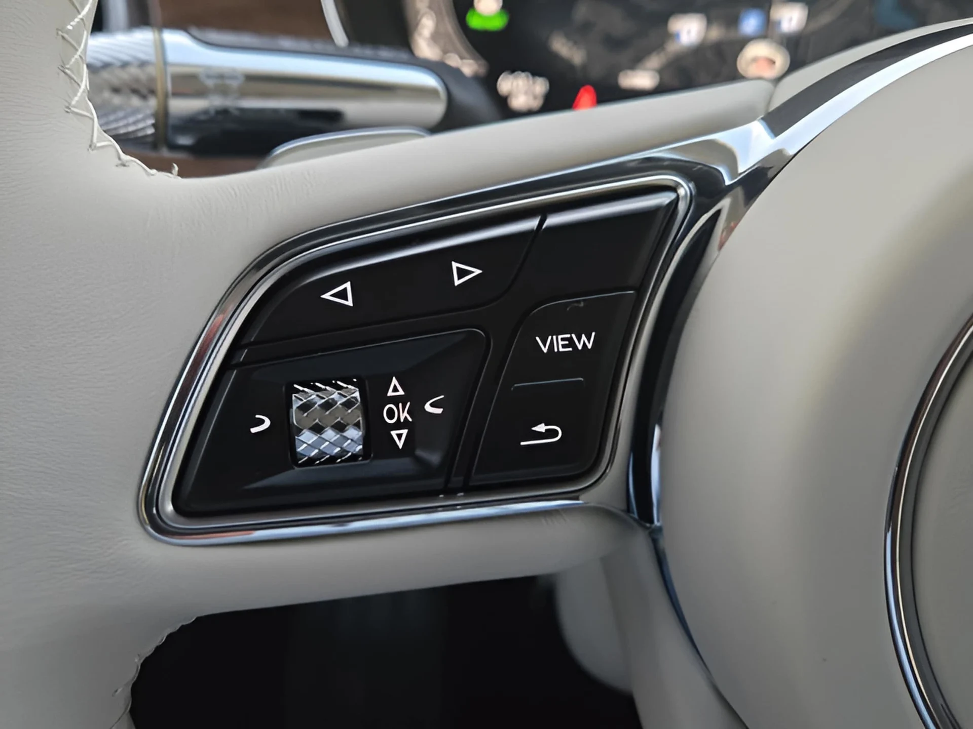 mph051_2079428608_86bdf2a1f3a9fa95758bee6546234440x_4a8922c614