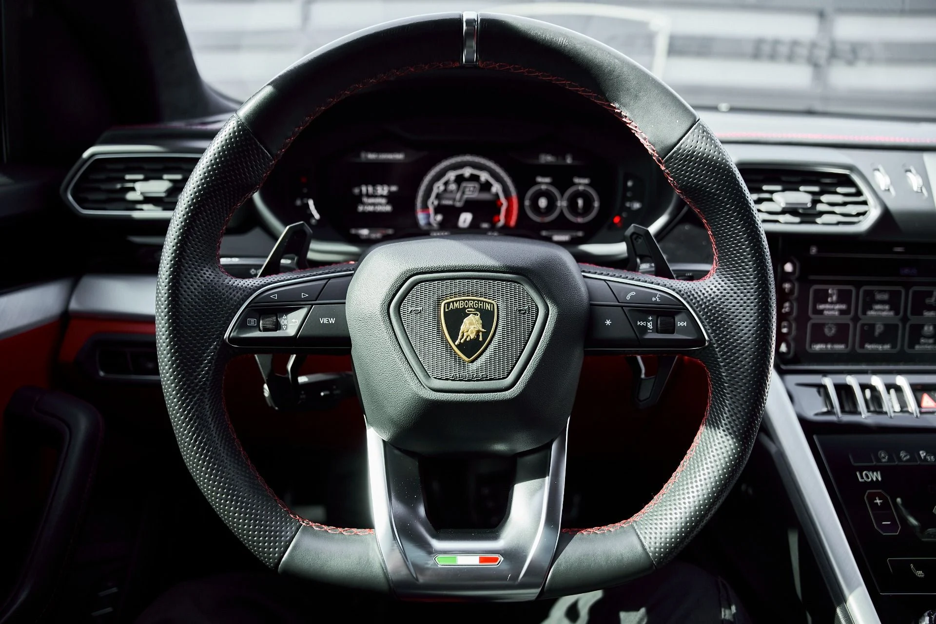 mph051_2083614797_Used_2021_Lamborghini_Urus_1771987871_a8a2b857c6