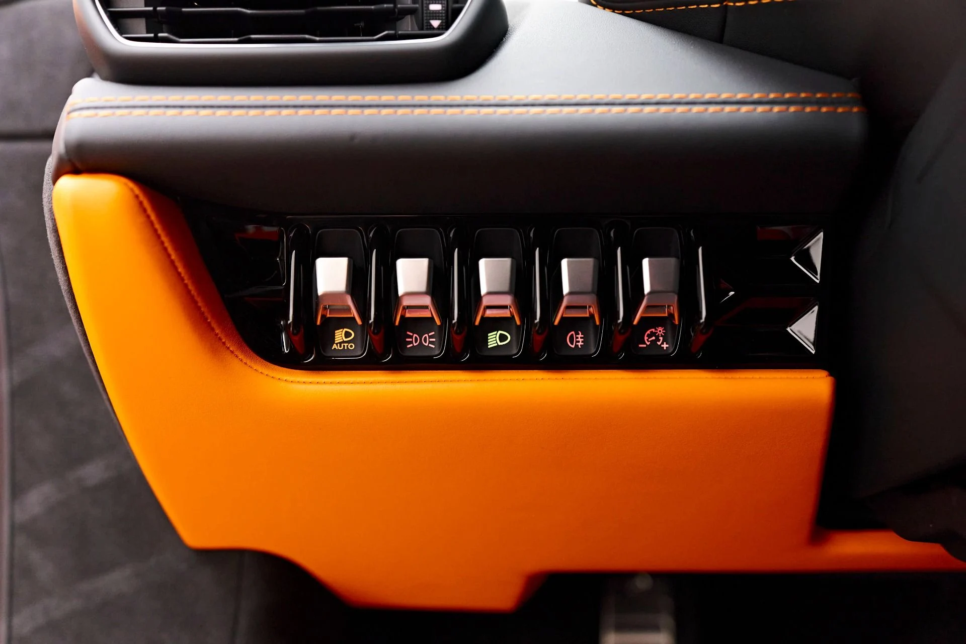 mph051_2094035071_Used_2023_Lamborghini_Huracan_Tecnica_Base_1713897578_409c08abbc
