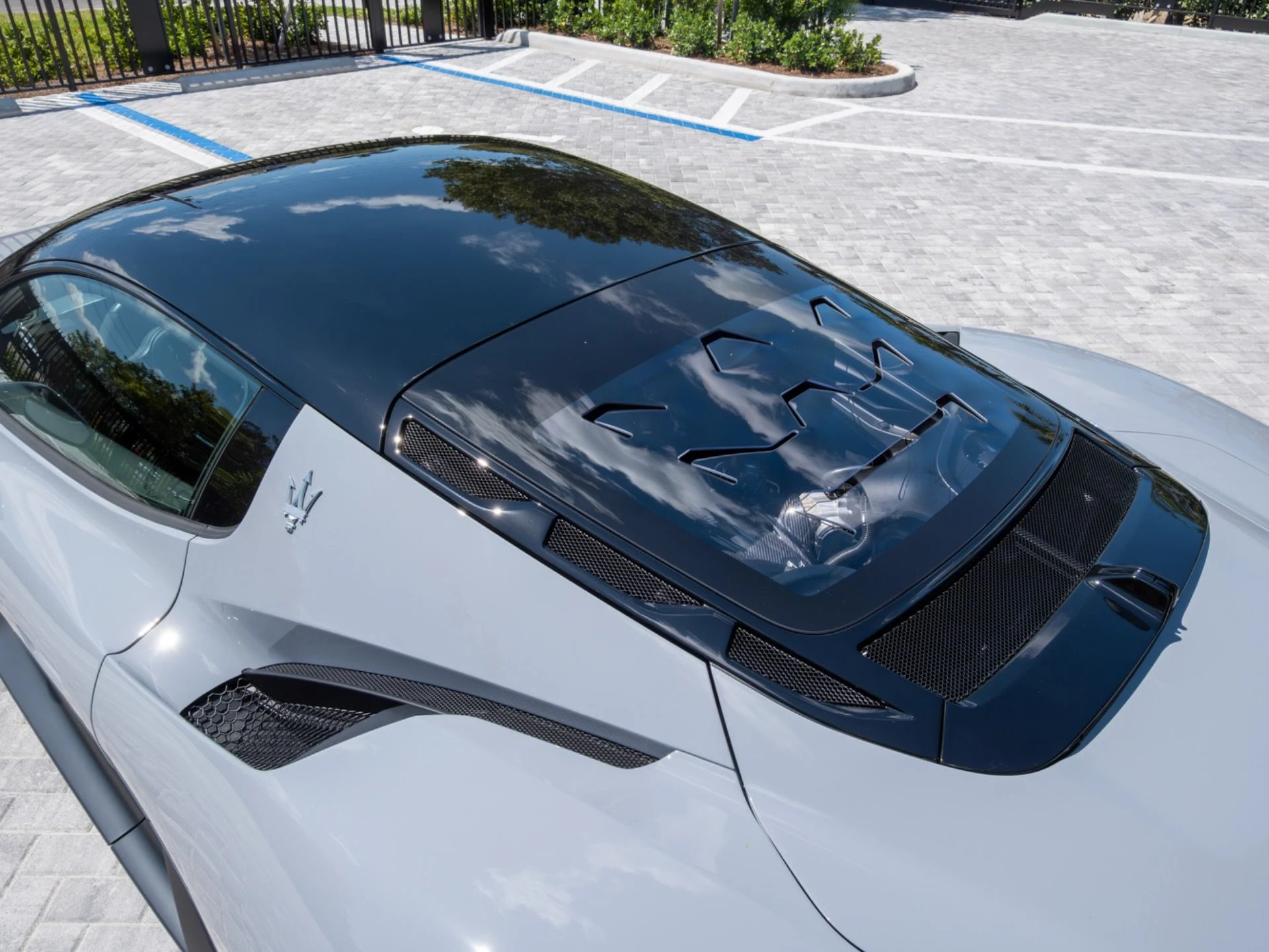 mph051_2100548625_Used_2023_Maserati_MC_20_1774904513_e237209fba