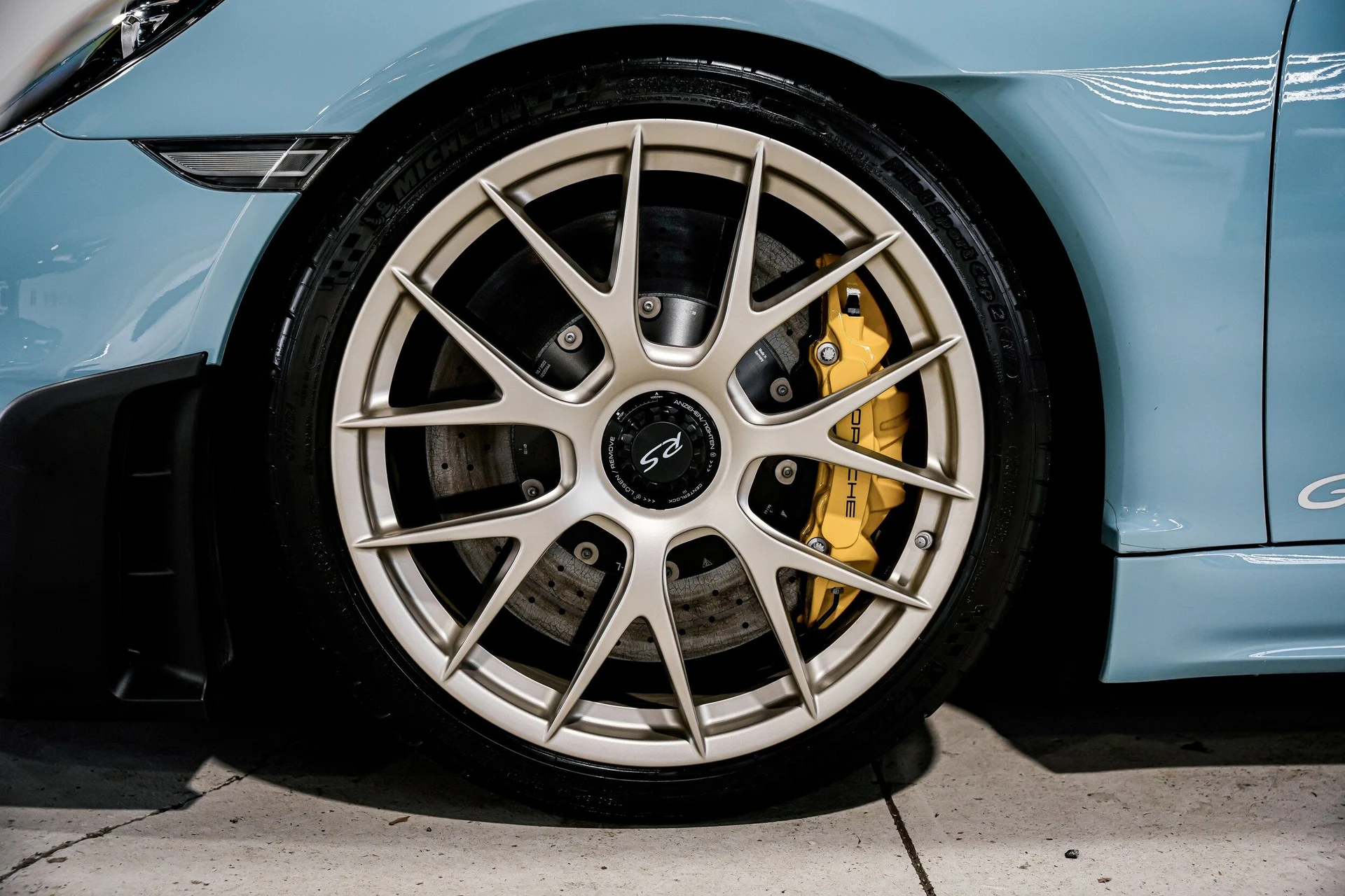 mph051_2117957082_b9da3abc1e32d49674cd250fa750a88ax_91058f446a