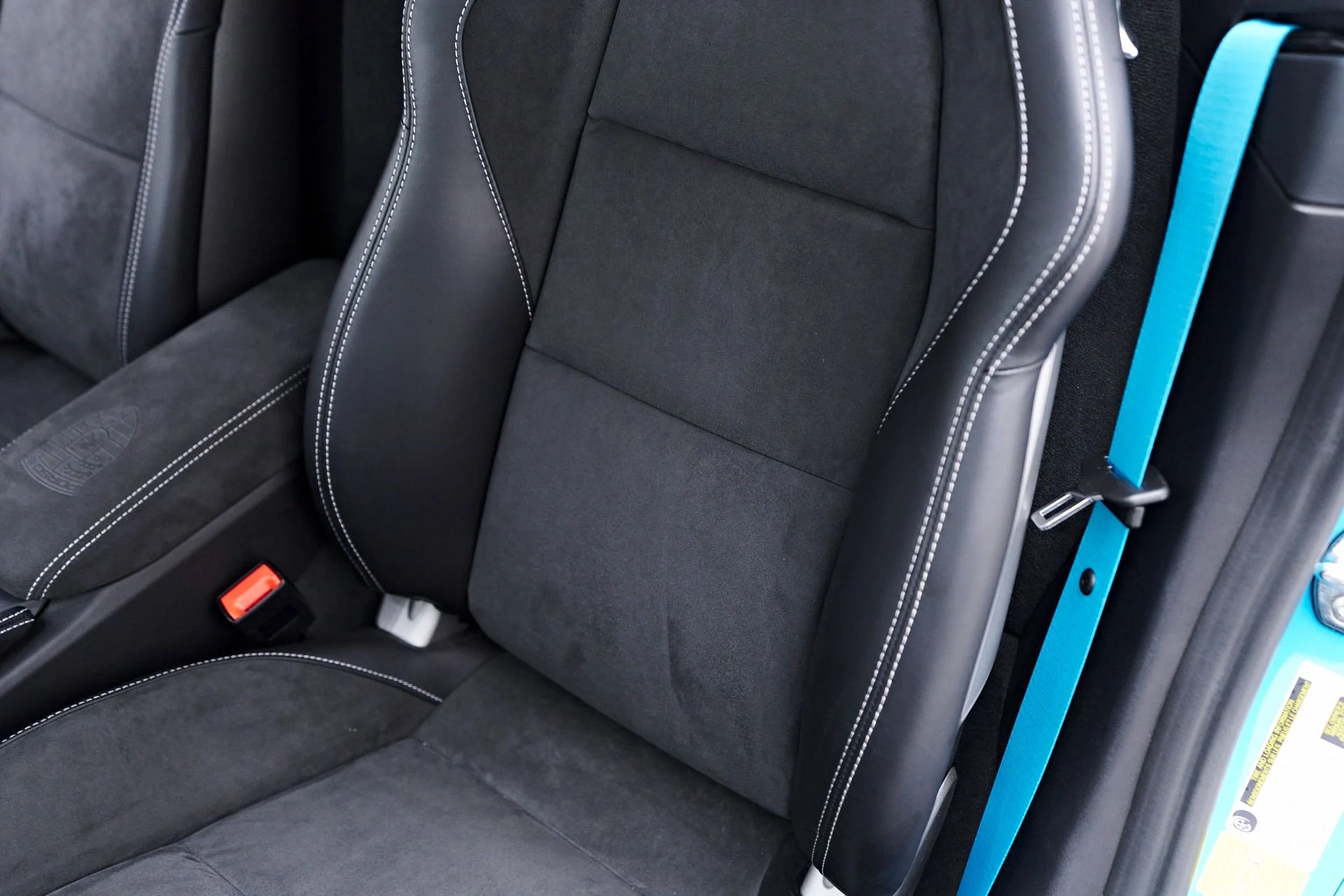 mph051_2122774266_Used_2021_Porsche_718_Cayman_GT_4_1753215060_9b6c63b9b6