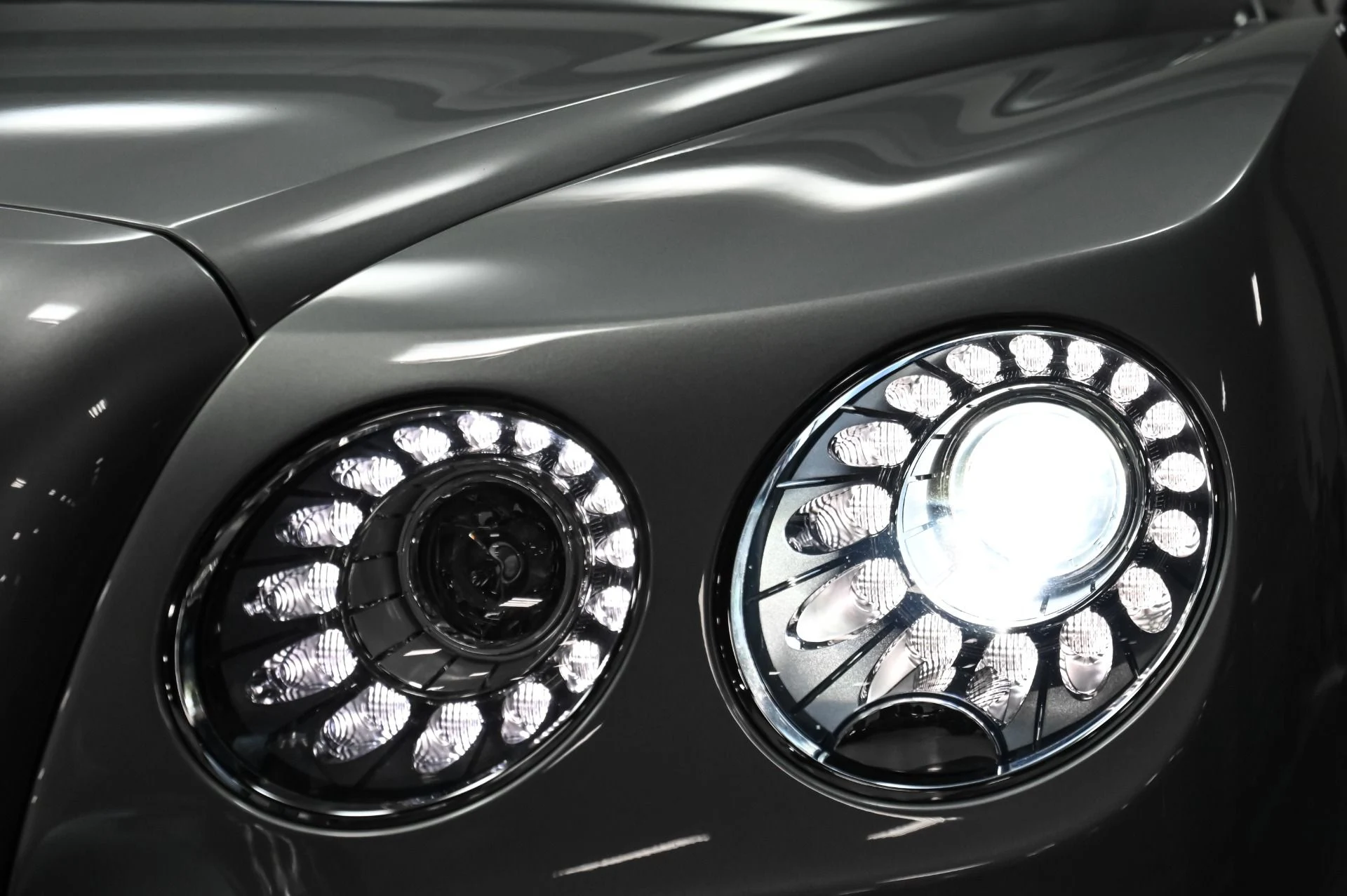 mph051_2126449506_Used_2018_Bentley_Flying_Spur_V8_S_1754506017_037ea0ddd6