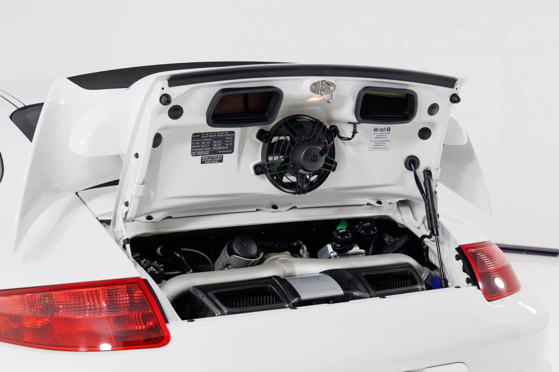 mph051_2136119027_Used_2008_Porsche_911_GT_2_1773330767_6f3bfee45f