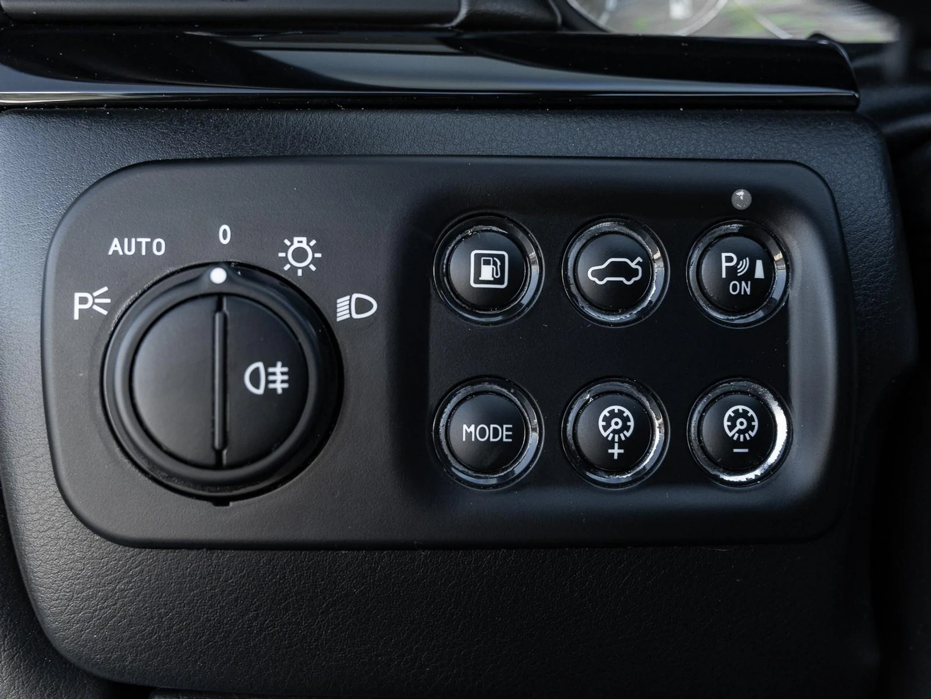 mph051_213641603_Used_2015_Maserati_Gran_Turismo_Convertible_Sport_1760472403_63cfb8ef0f