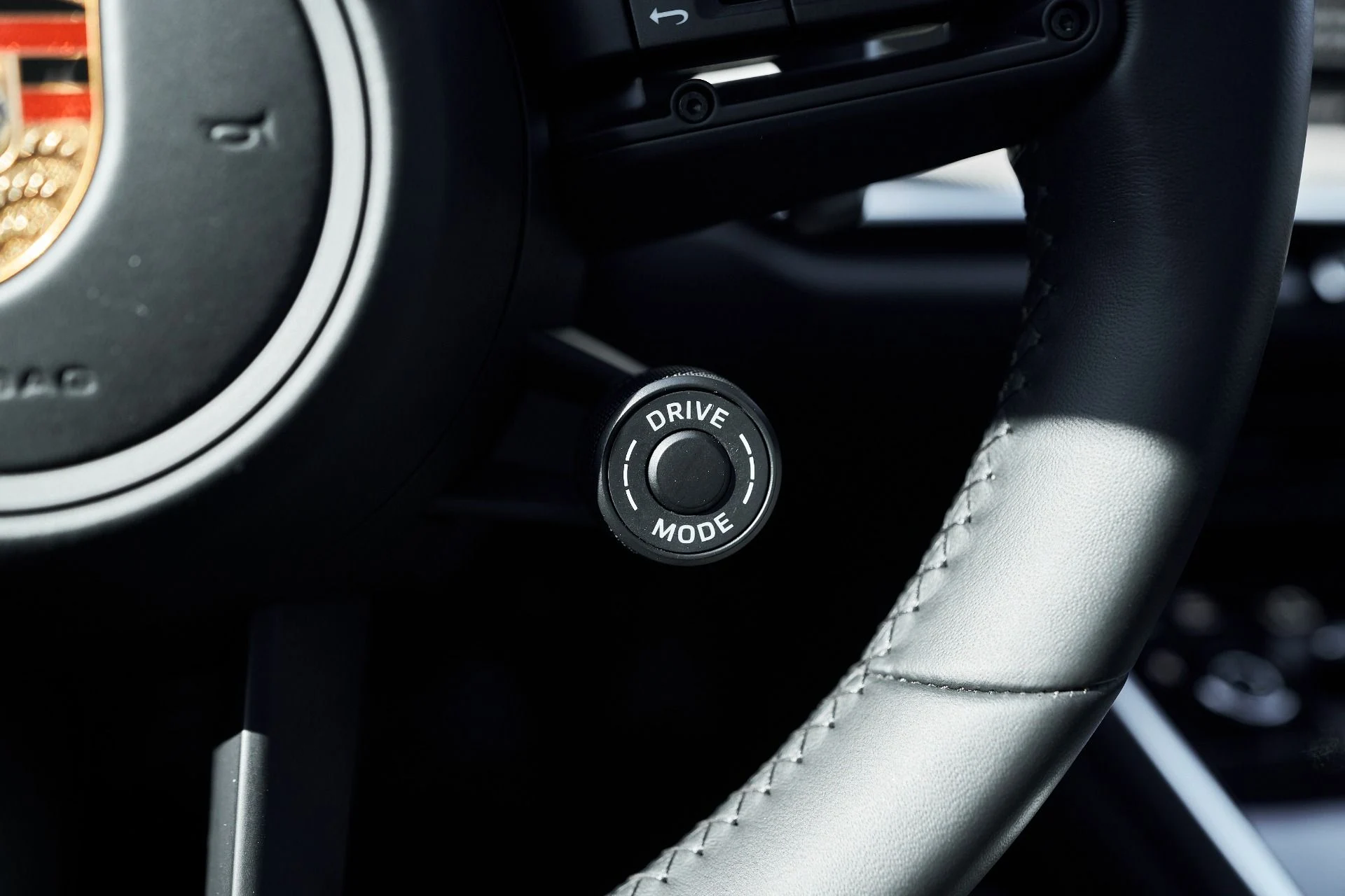 mph051_2136505707_Used_2025_Porsche_911_Turbo_S_1762914295_3de229fe38