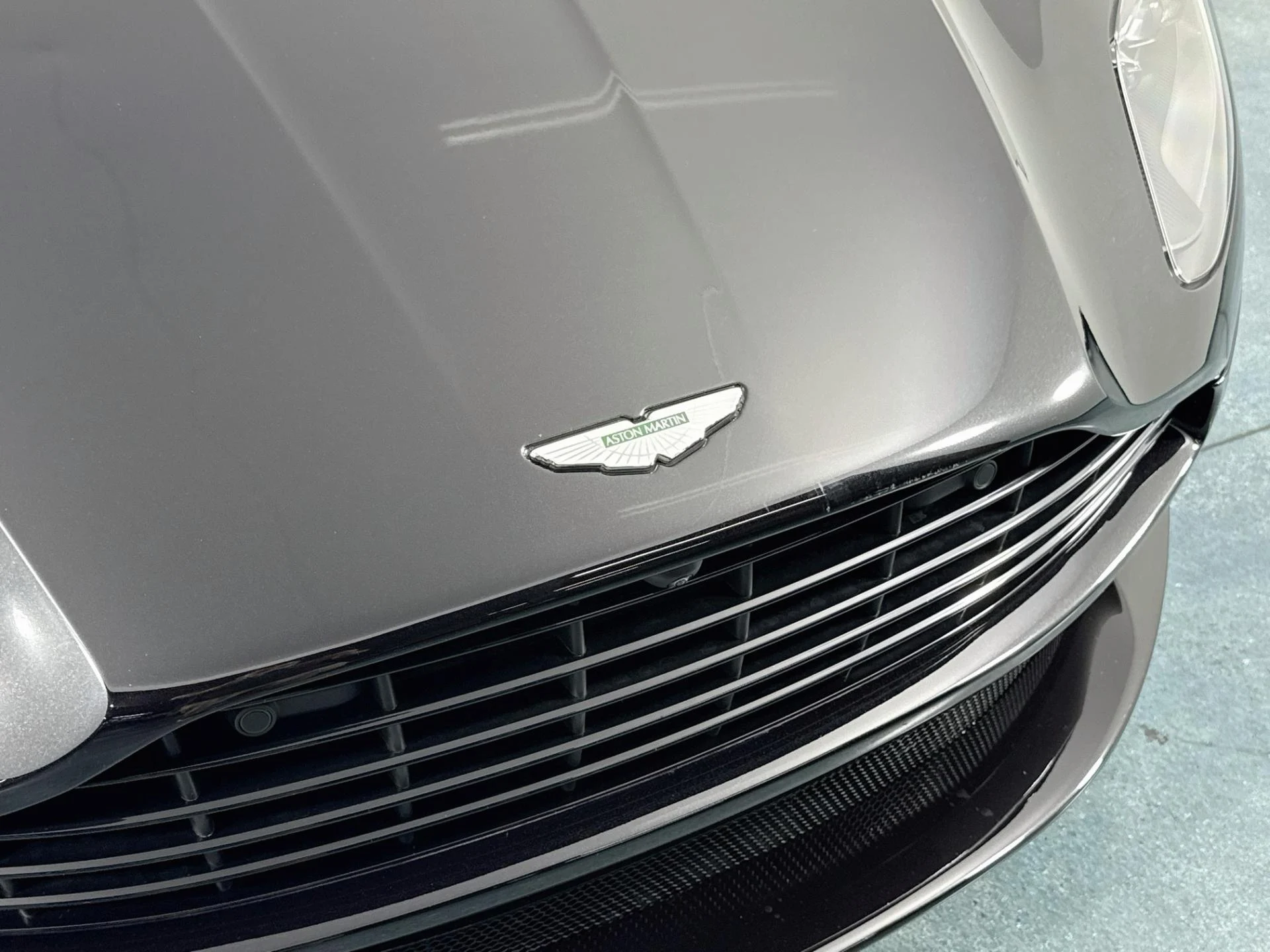 mph051_2165966529_Used_2020_Aston_Martin_DB_11_V8_1787344193_f4d2aa3c92