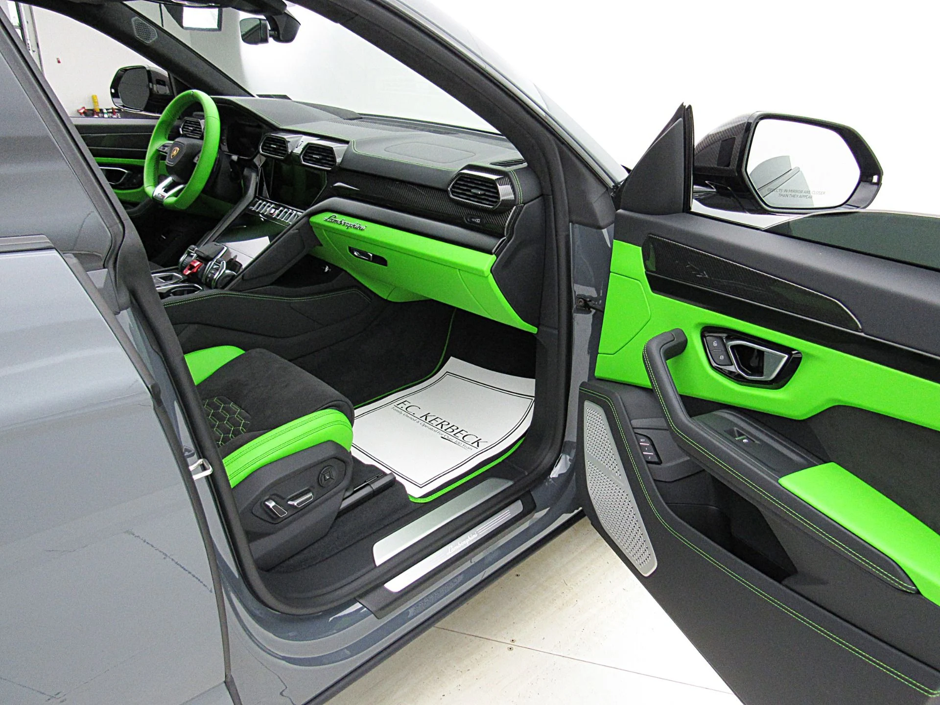 mph051_2174857778_Used_2022_Lamborghini_Urus_SELEZIONE_PRE_OWNED_CERTIFIED_48f012dcd5
