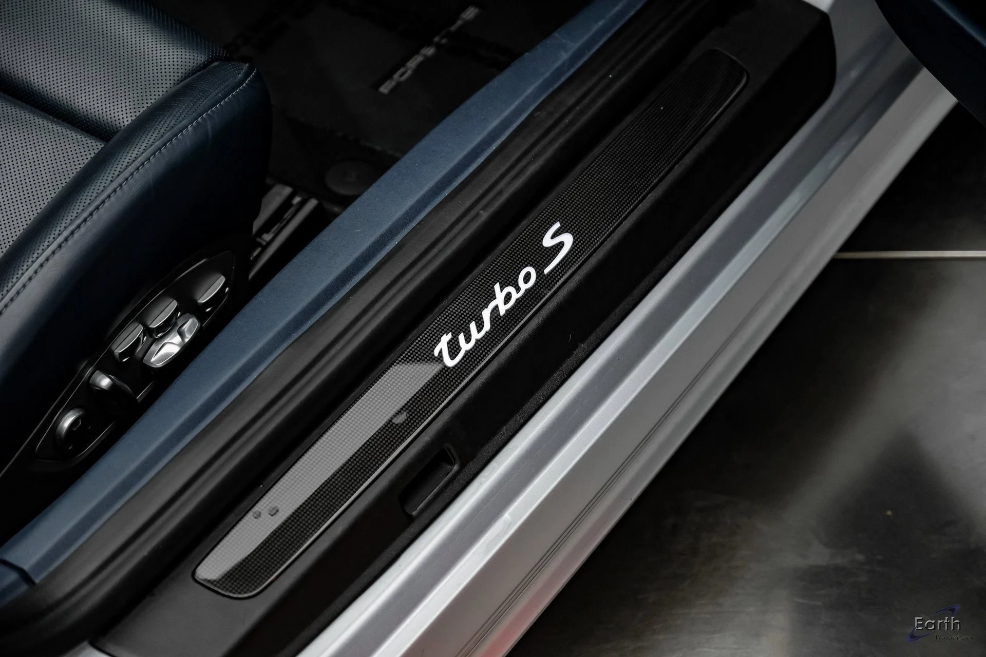 mph051_2192432133_835603366c2e6b01f84b1018ce594473x_6f9449cee9