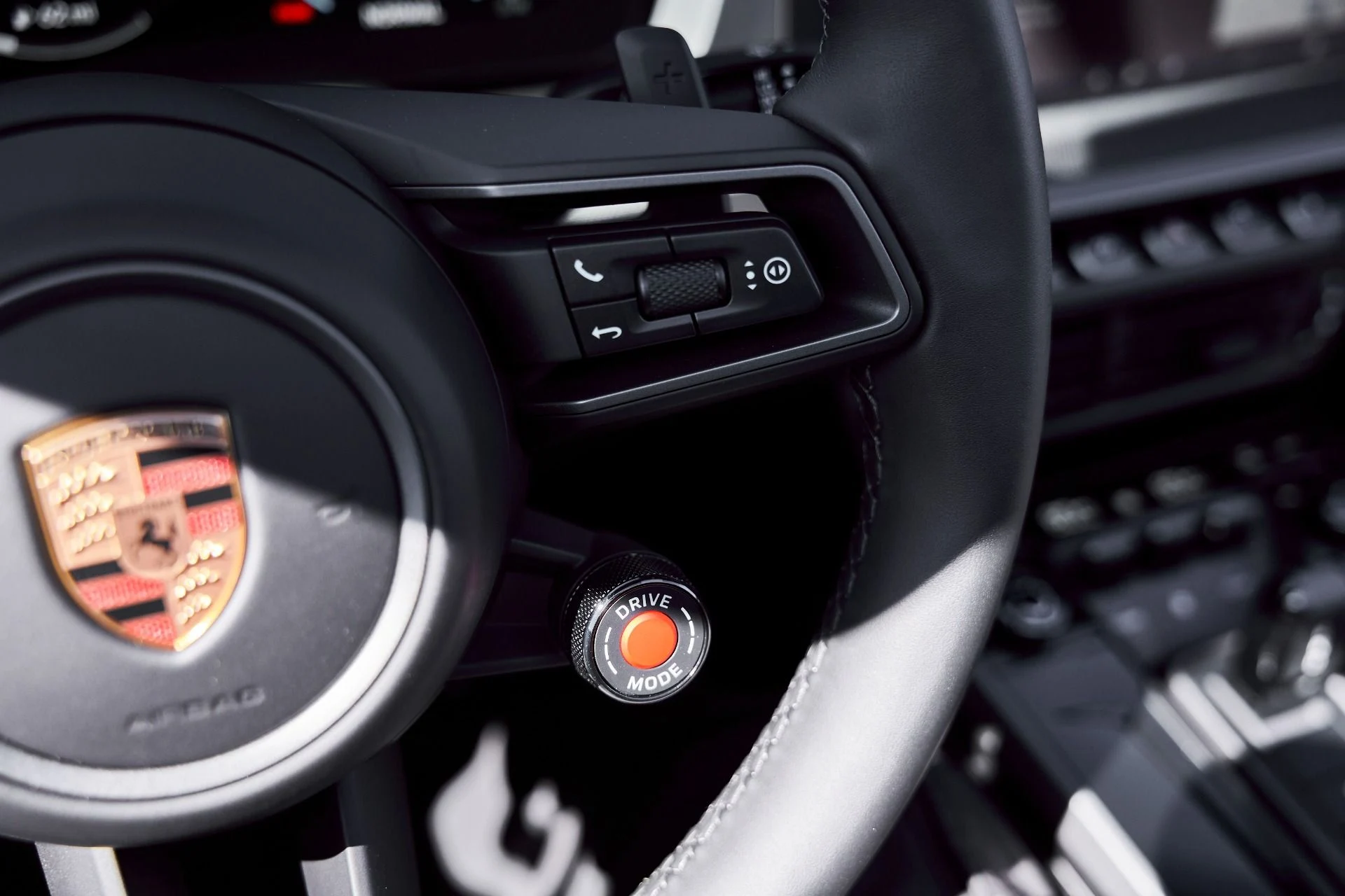 mph051_2194960406_Used_2026_Porsche_911_Targa_4_S_1772843283_3e299748c4