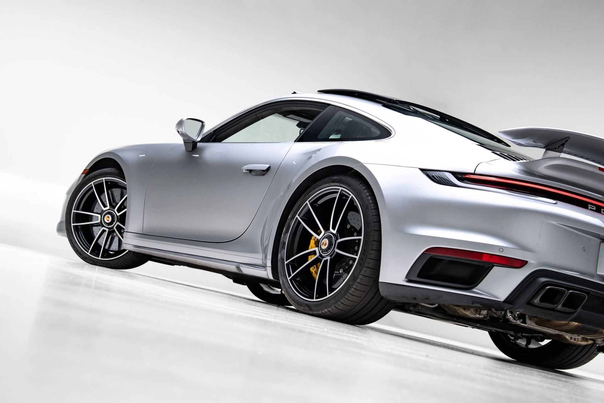 mph051_2210186138_Used_2021_Porsche_911_Turbo_S_1776281083_4998a0242b