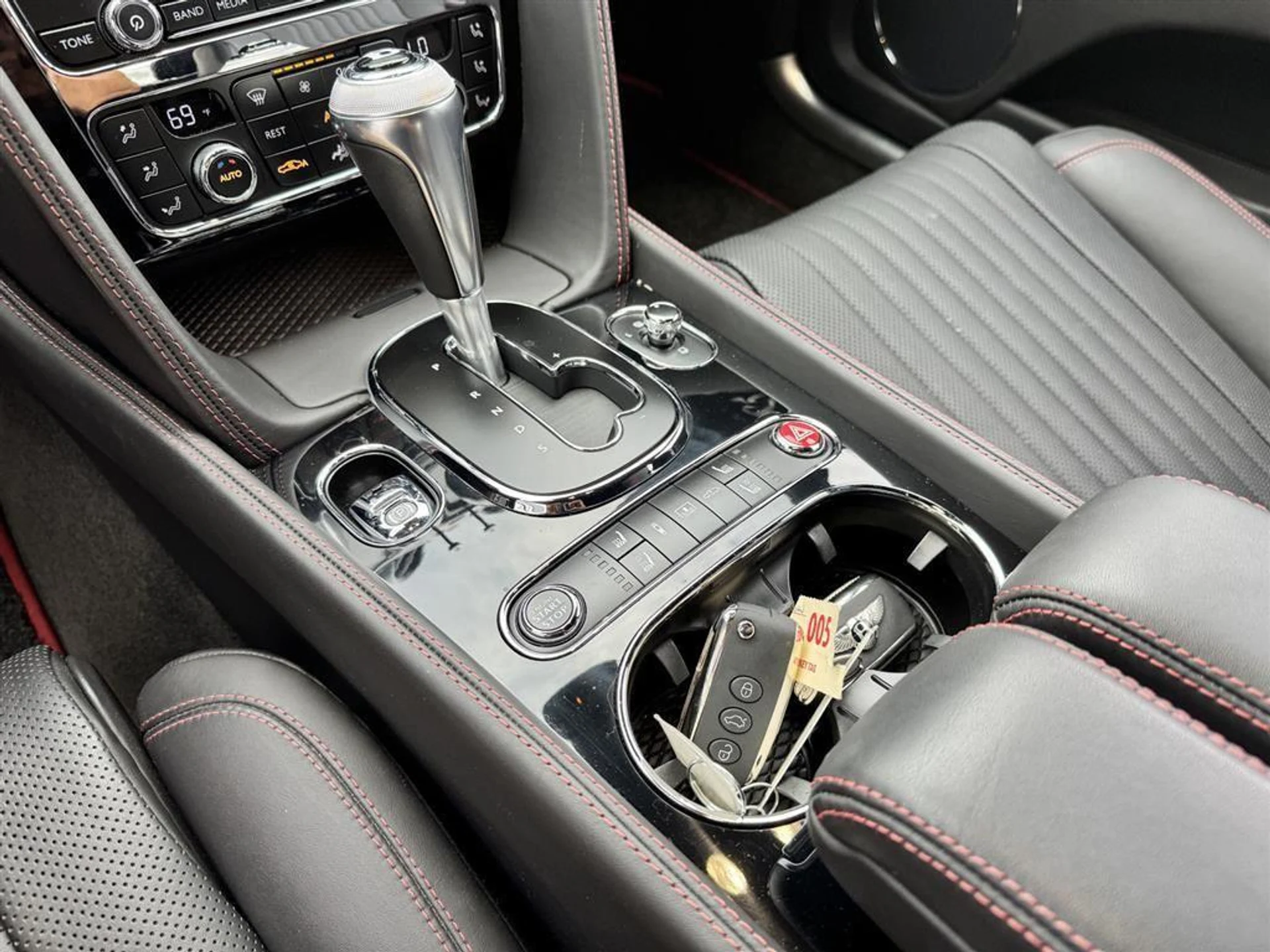 mph051_2211976919_9a4a36943943c4c447283d9977d8ebb1_805432771f