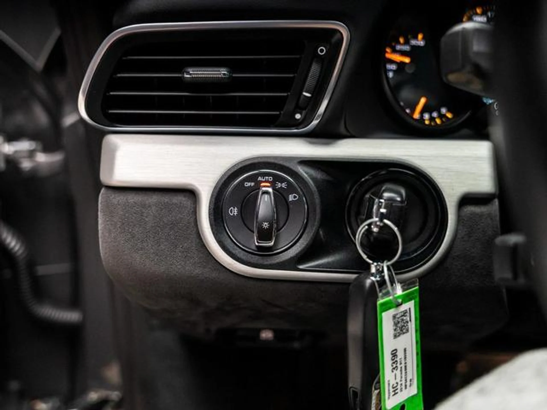 mph051_221692177_KD_4plk_Ly_op_YL_Ki9e8_SRBJ_2f8_I8_b37f6de59a