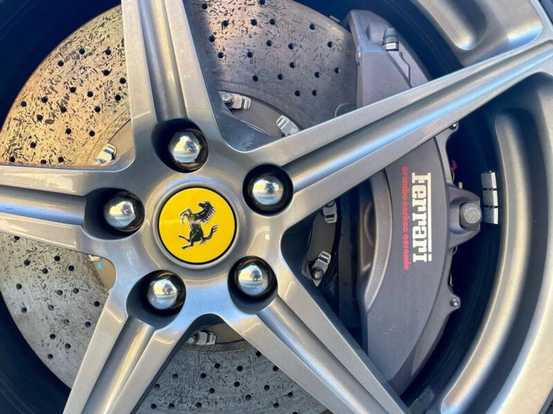 mph051_2219261398_2013_ferrari_458_spider_base_2dr_convertible_79ad7bd345