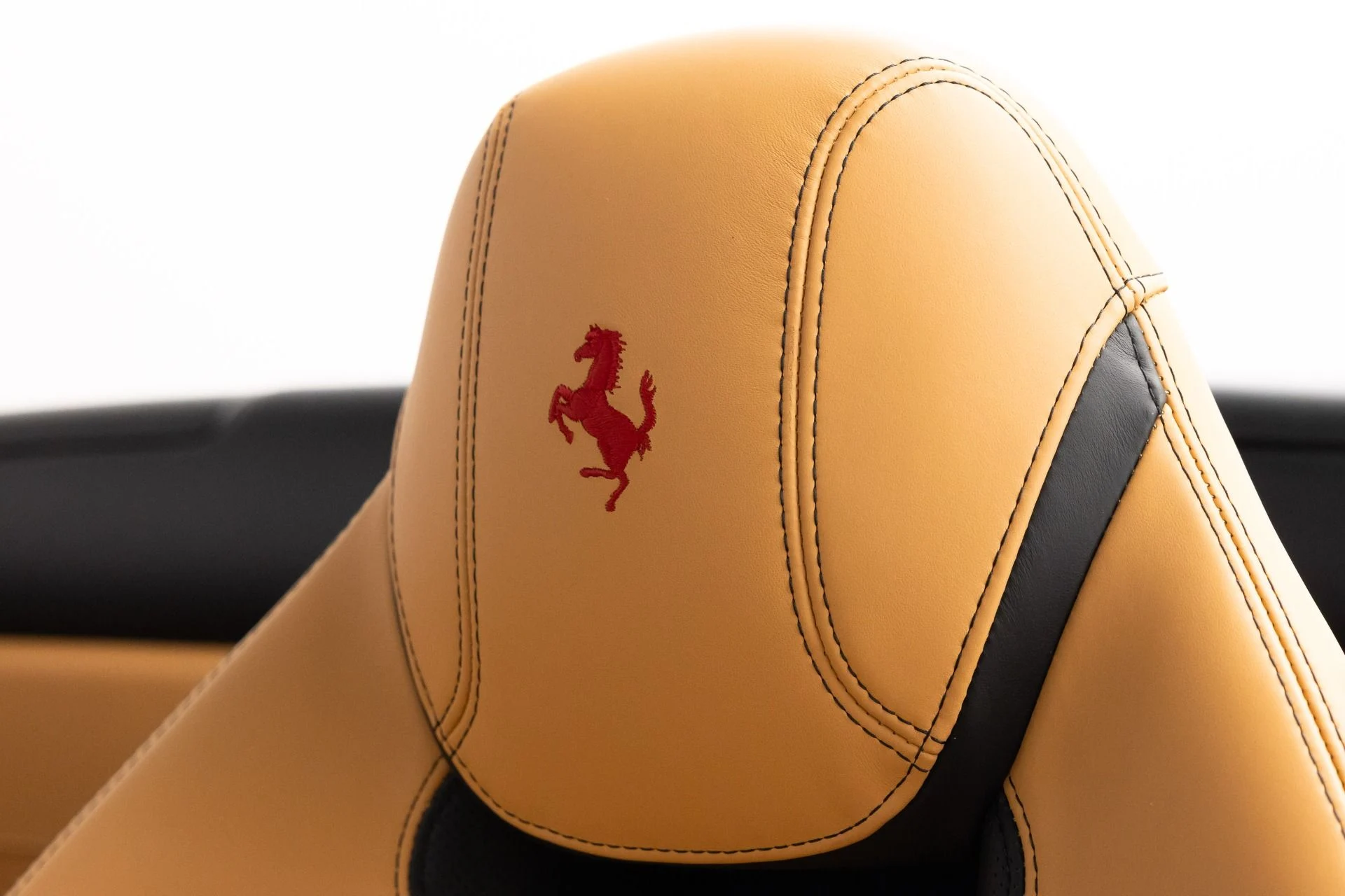 mph051_2224262630_Used_2017_Ferrari_California_T_1784583649_0f1ad45110