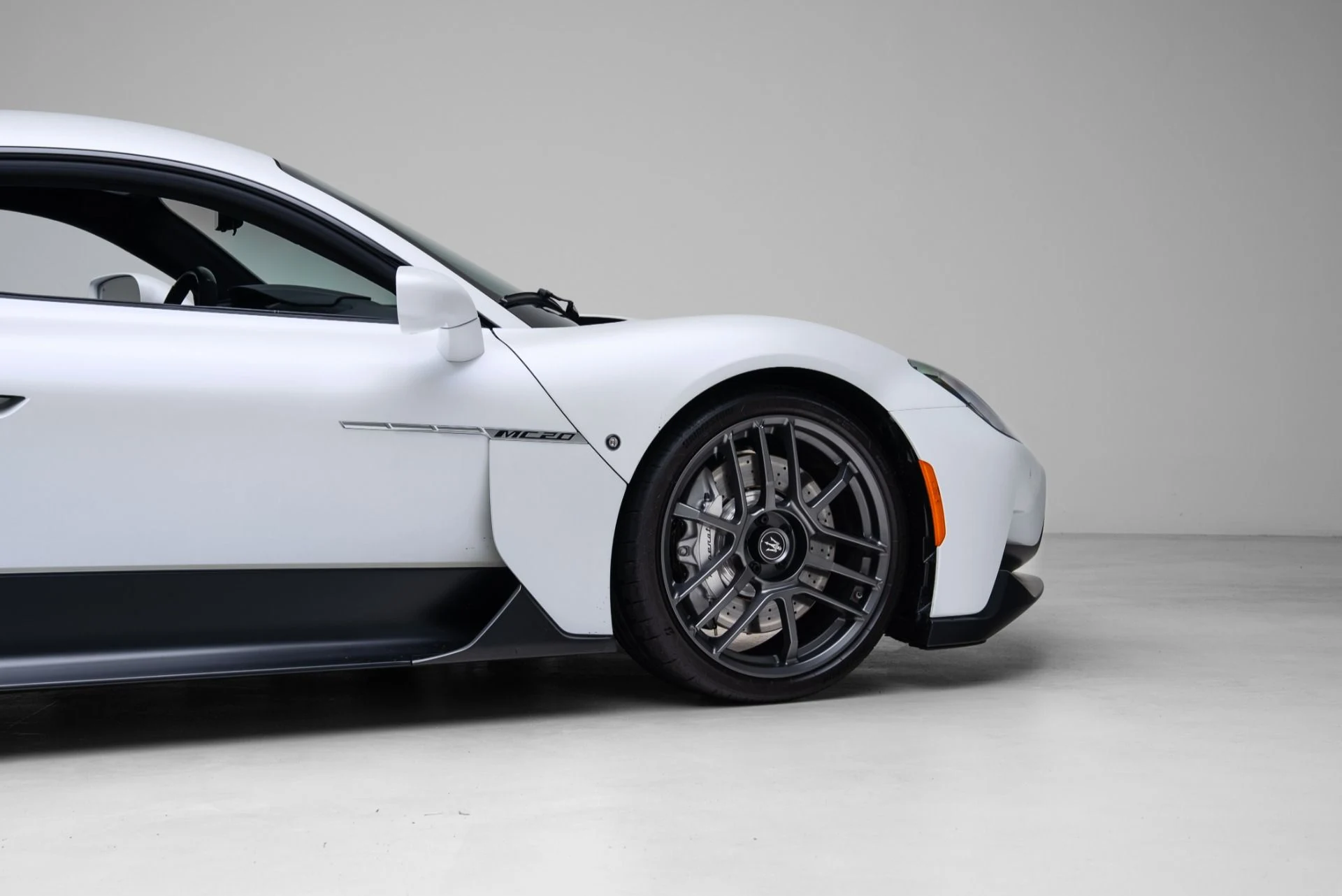 mph051_2226500236_Used_2023_Maserati_MC_20_1771372792_57350567e8