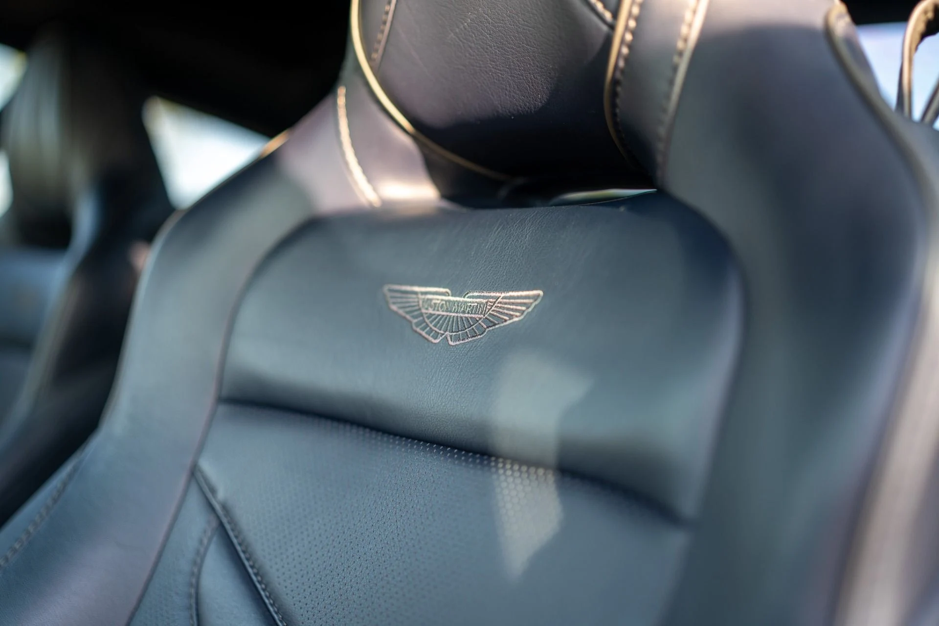 mph051_2234474267_Used_2020_Aston_Martin_DBS_Superleggera_1782927184_f3652c847d