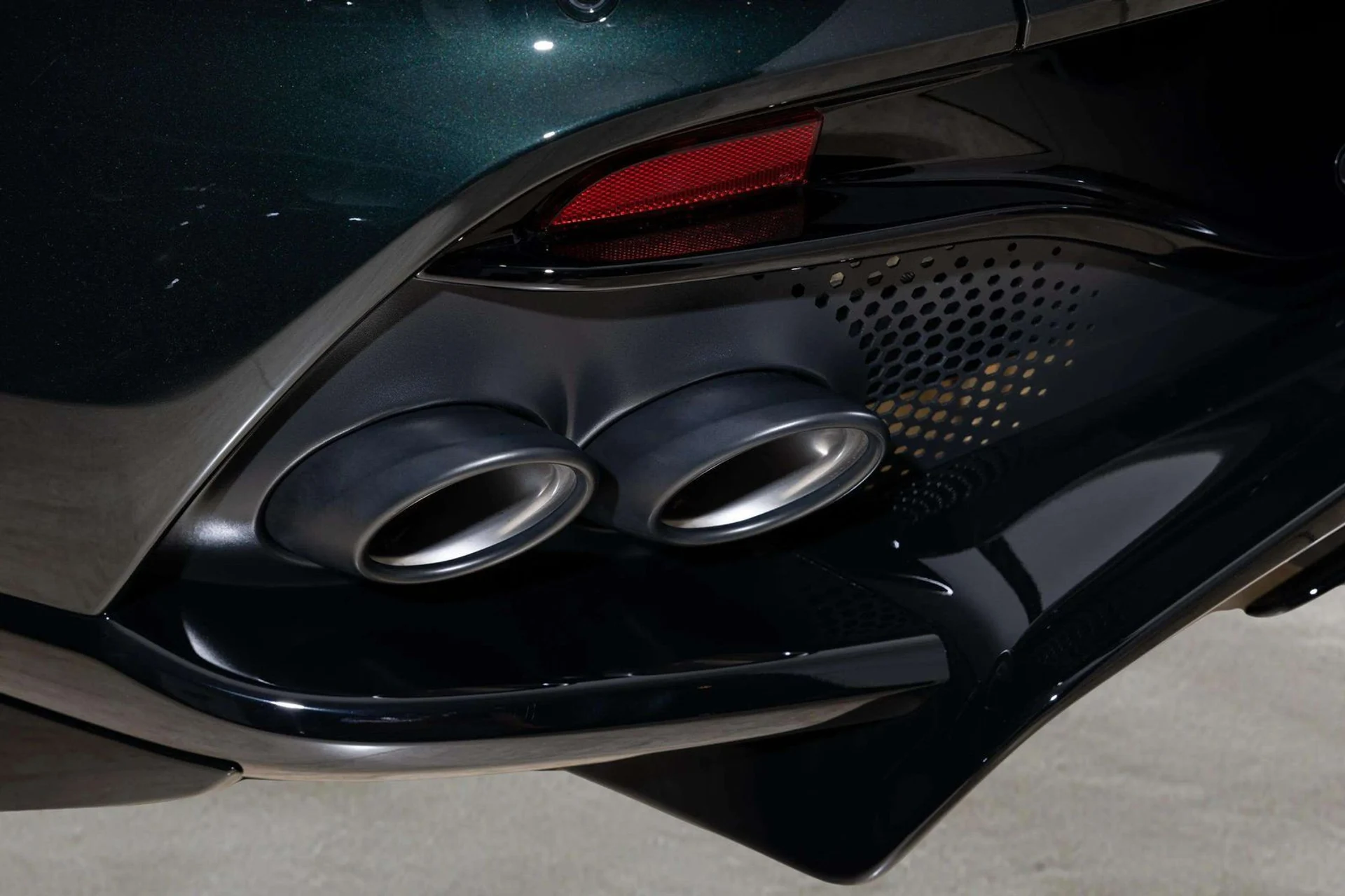 mph051_2255124484_c228dd36_e392_44eb_b167_d26d7135b0bf_570215c26d