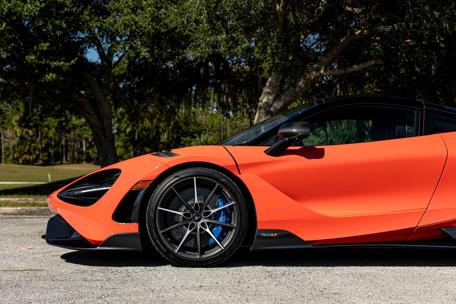 mph051_2257747054_249_p52_l_09f9438505