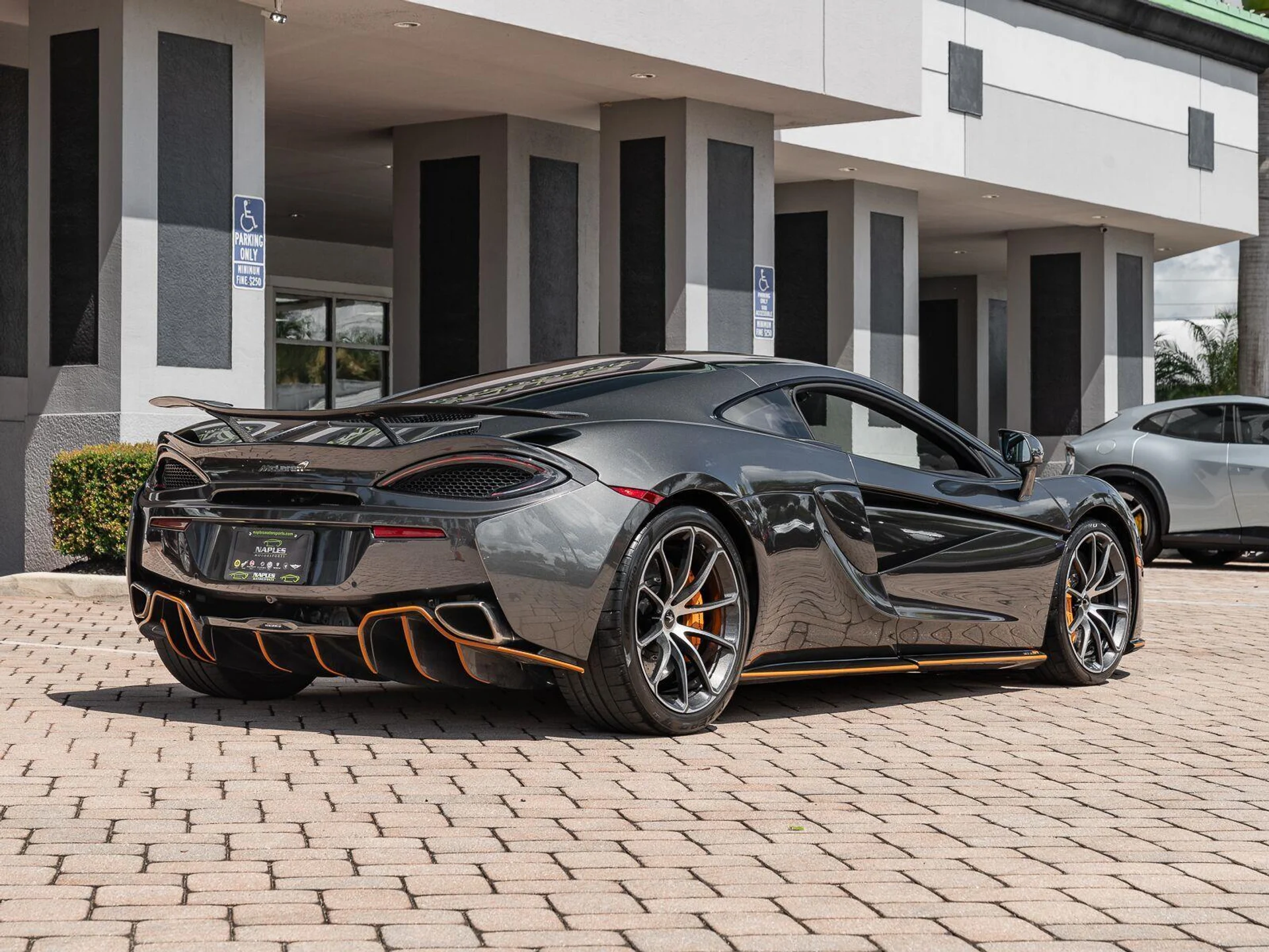 mph051_226871856_Used_2019_Mc_Laren_570_GT_Coupe_1785532162_d0c1e17526