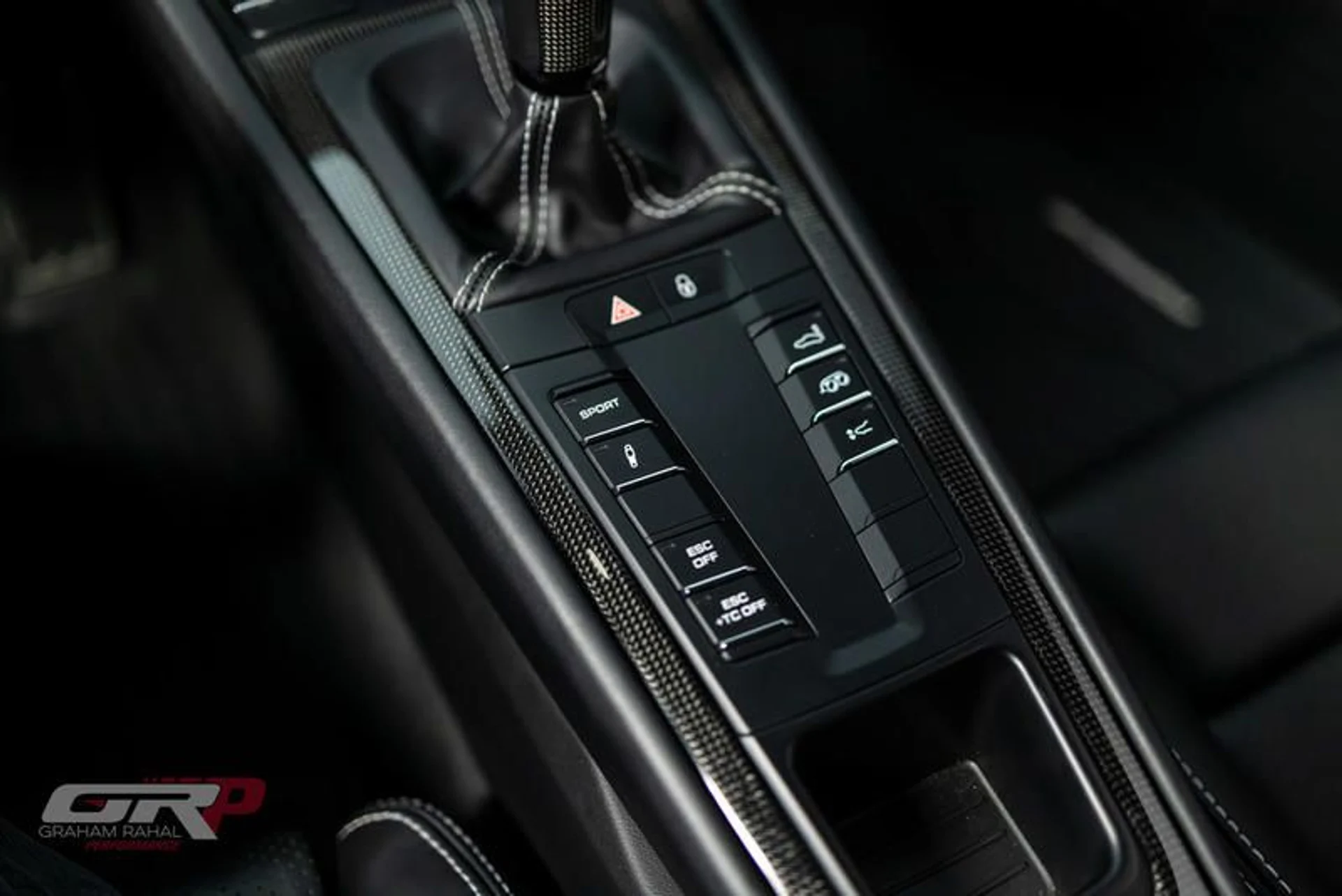 mph051_2283416649_B50878_EA_3526_44_FD_9_F94_7_C9_D94_F561_C5_dd0e632e9d