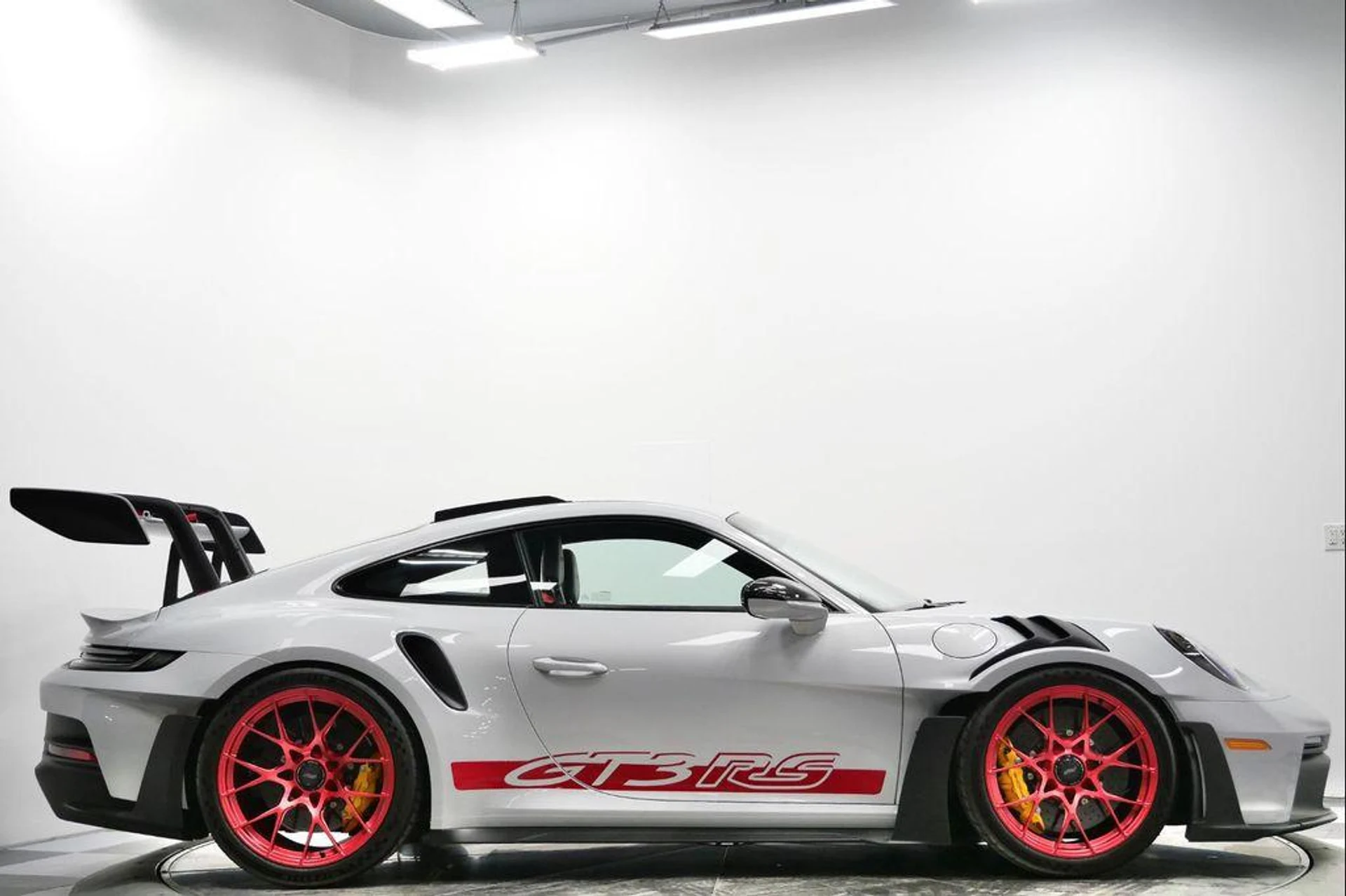 mph051_2283709901_ogfs52b_U7hq_Z_BJM_Gmnt_IXX_9r_NI_0281c4ae7c