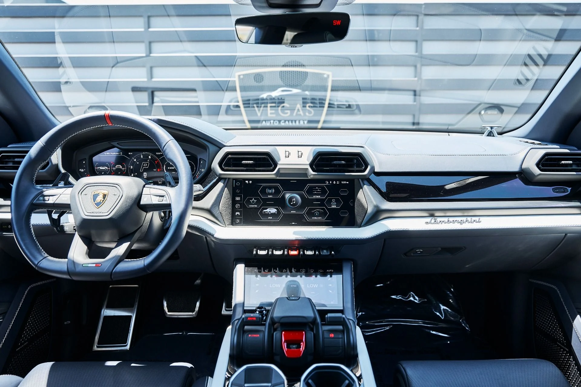 mph051_2303947659_Used_2025_Lamborghini_Urus_SE_1780417817_a6909f4efc