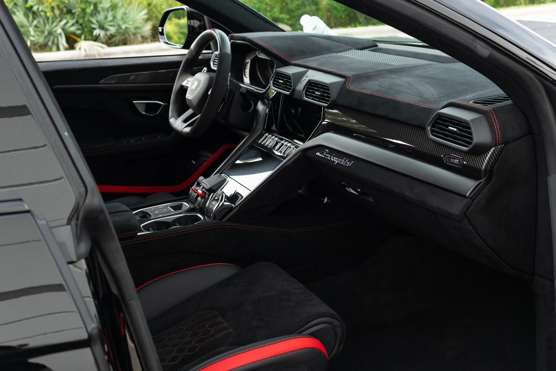 mph051_2310555335_Used_2024_Lamborghini_Urus_Performante_1766445778_3cdd26ee82