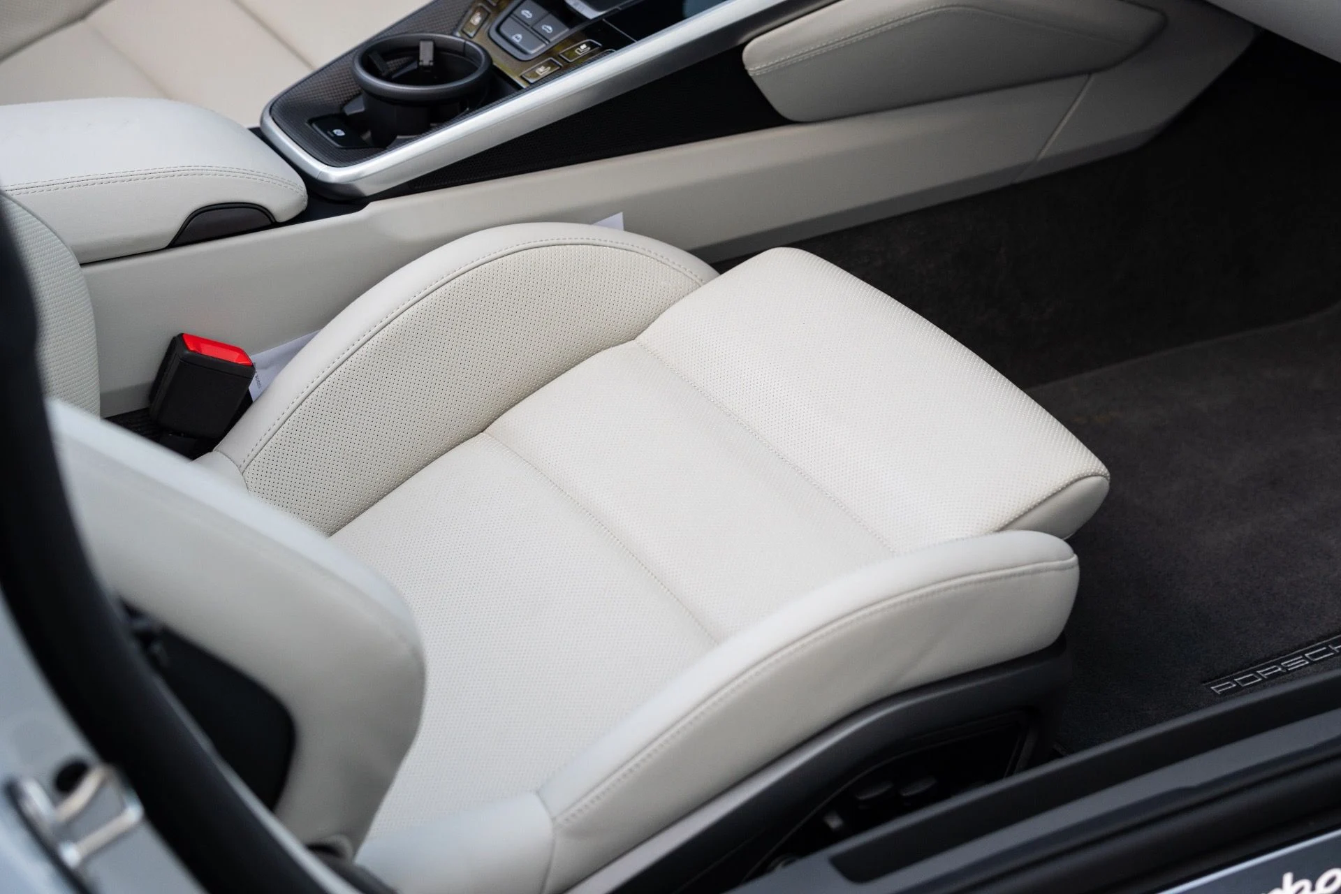 mph051_2333541356_Used_2025_Porsche_911_Cabriolet_Turbo_S_1769622703_01dd06a892