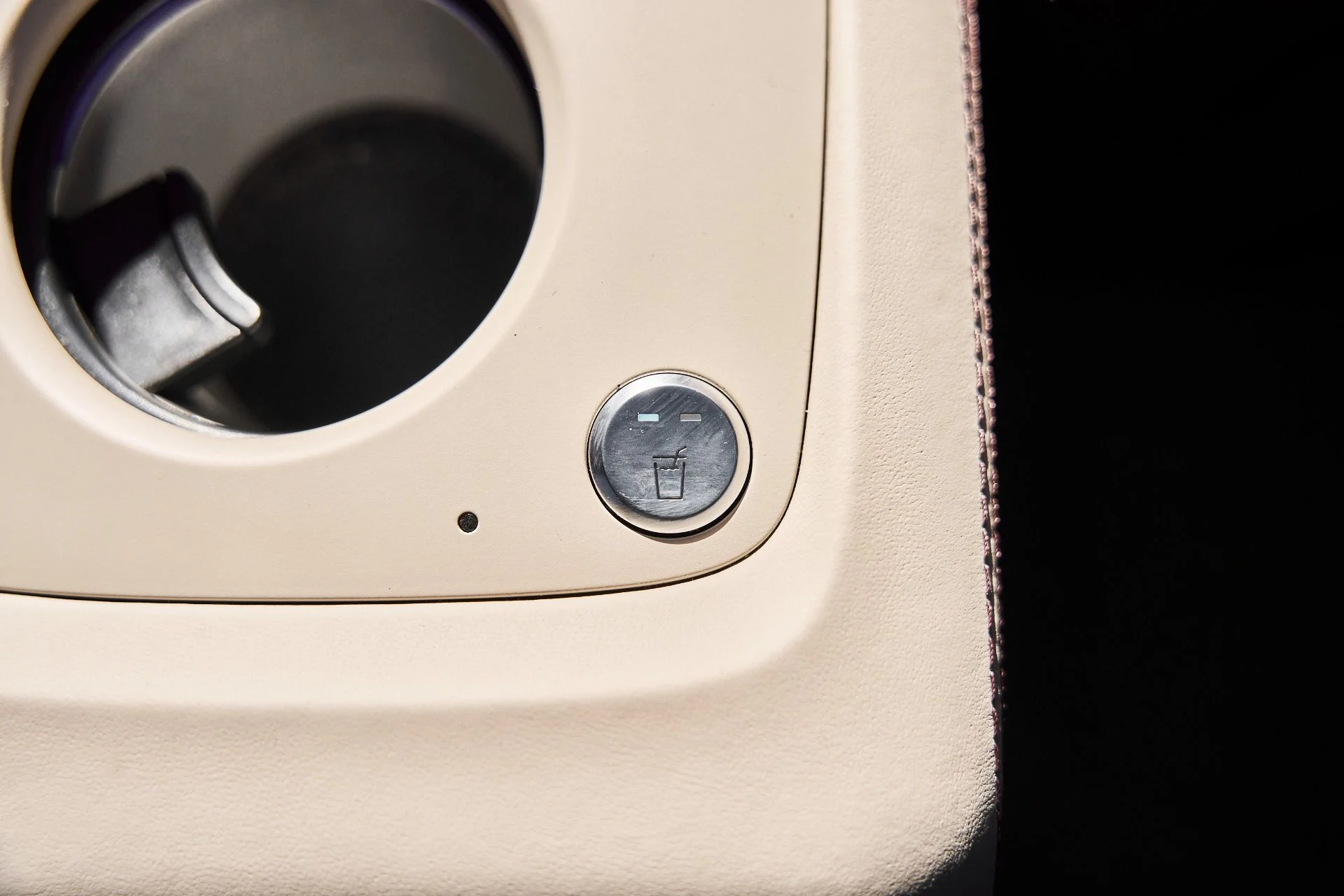 mph051_2336741243_Used_2024_Mercedes_Benz_GLS_Maybach_GLS_600_1776125687_ea4bbcb70b