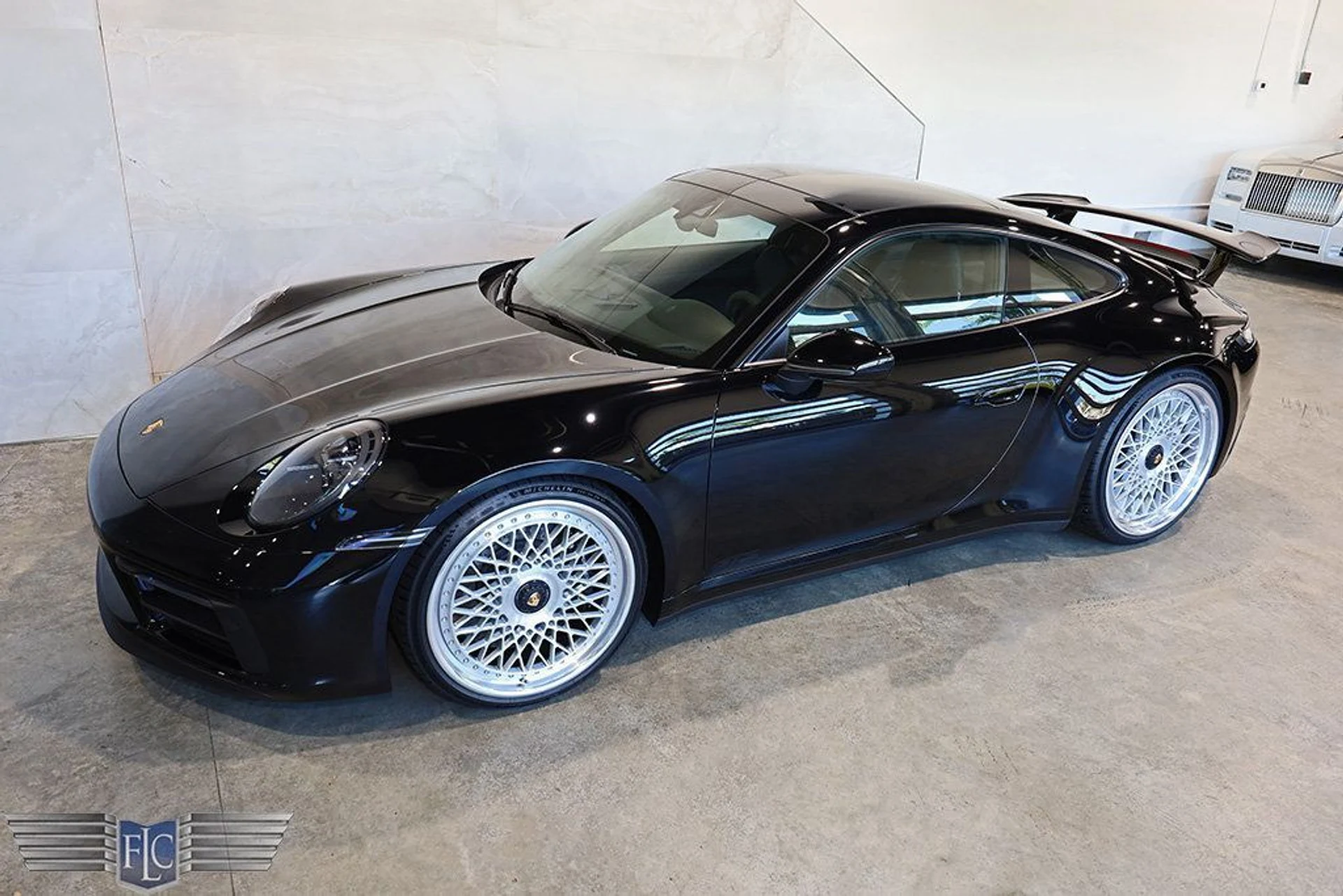 mph051_2388206600_used_2024_porsche_911_carreragtscoupemanual_9689_22931180_52_1024_2661033ea8