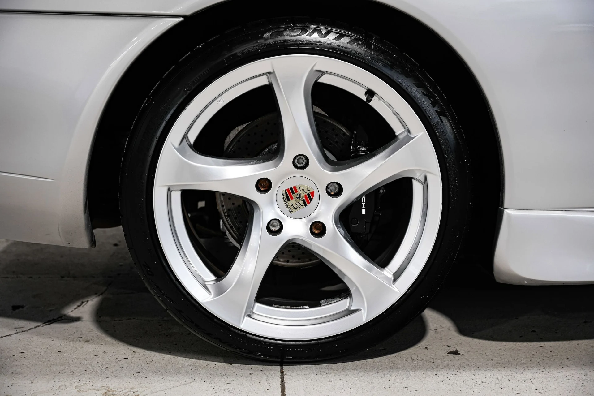 mph051_2419111233_145b959d091aaf56a258fc4b9ddcf492x_5b2a09df2e