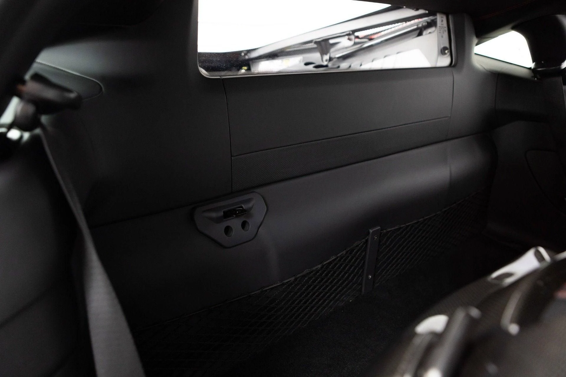 mph051_2422309122_Used_2020_Ferrari_F8_Tributo_1777367309_ba095c4702